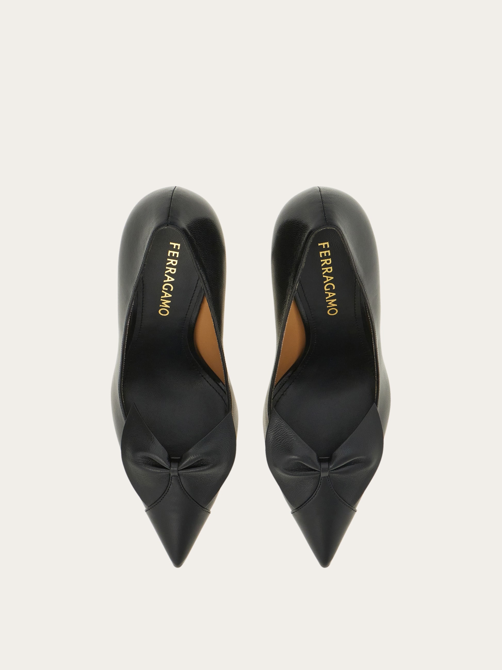Soft bow pump - Women | Ferragamo