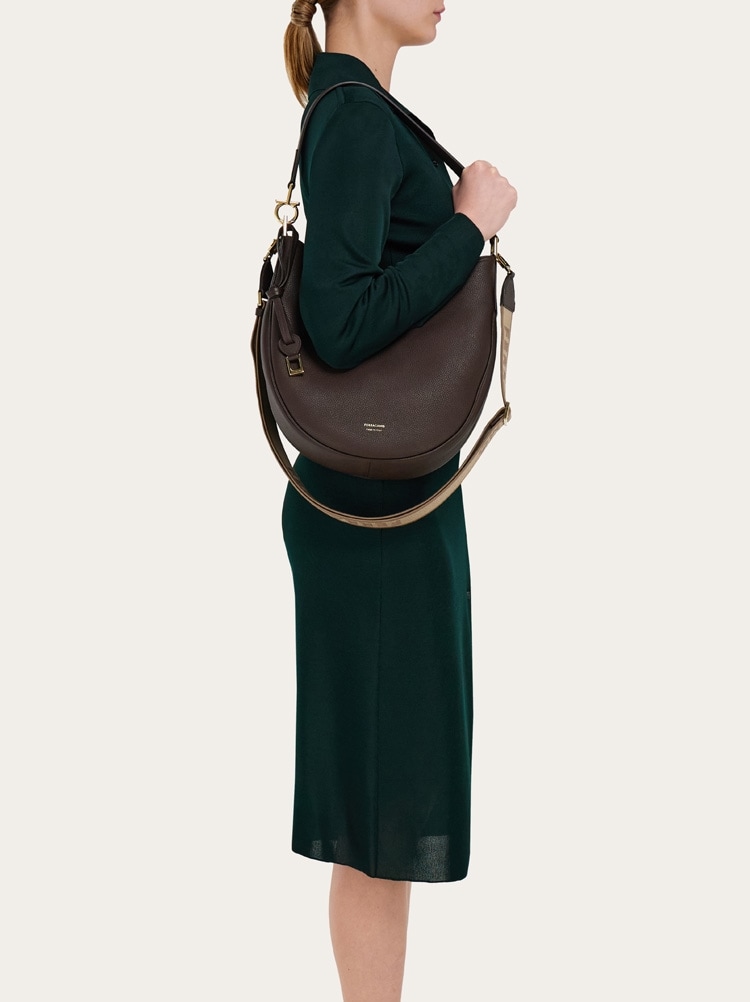 Hobo bag (M) Gallery image 2