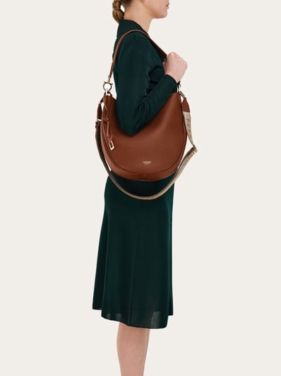 FERRAGAMO Hobo bag s hammered leather shoulder bag バッグ SALVATORE FERRAGAMO Hammered Calfskin Small Smile Hobo Black