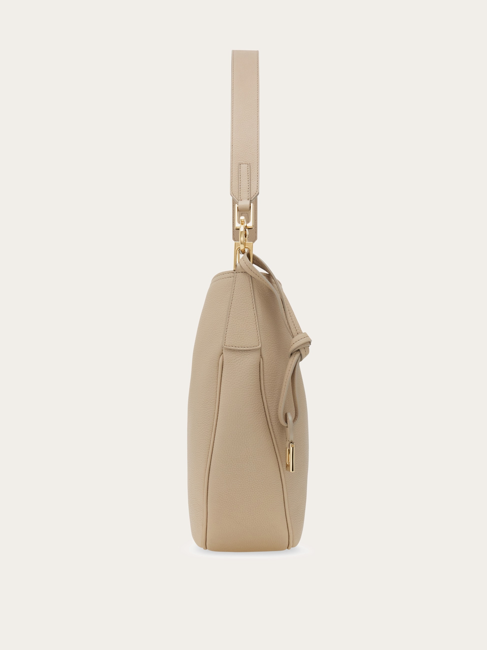 ★国内発送★【Ferragamo】Smile スモール ホーボーバッグ ホーボーバッグ(S) - ウィメンズ | Ferragamo