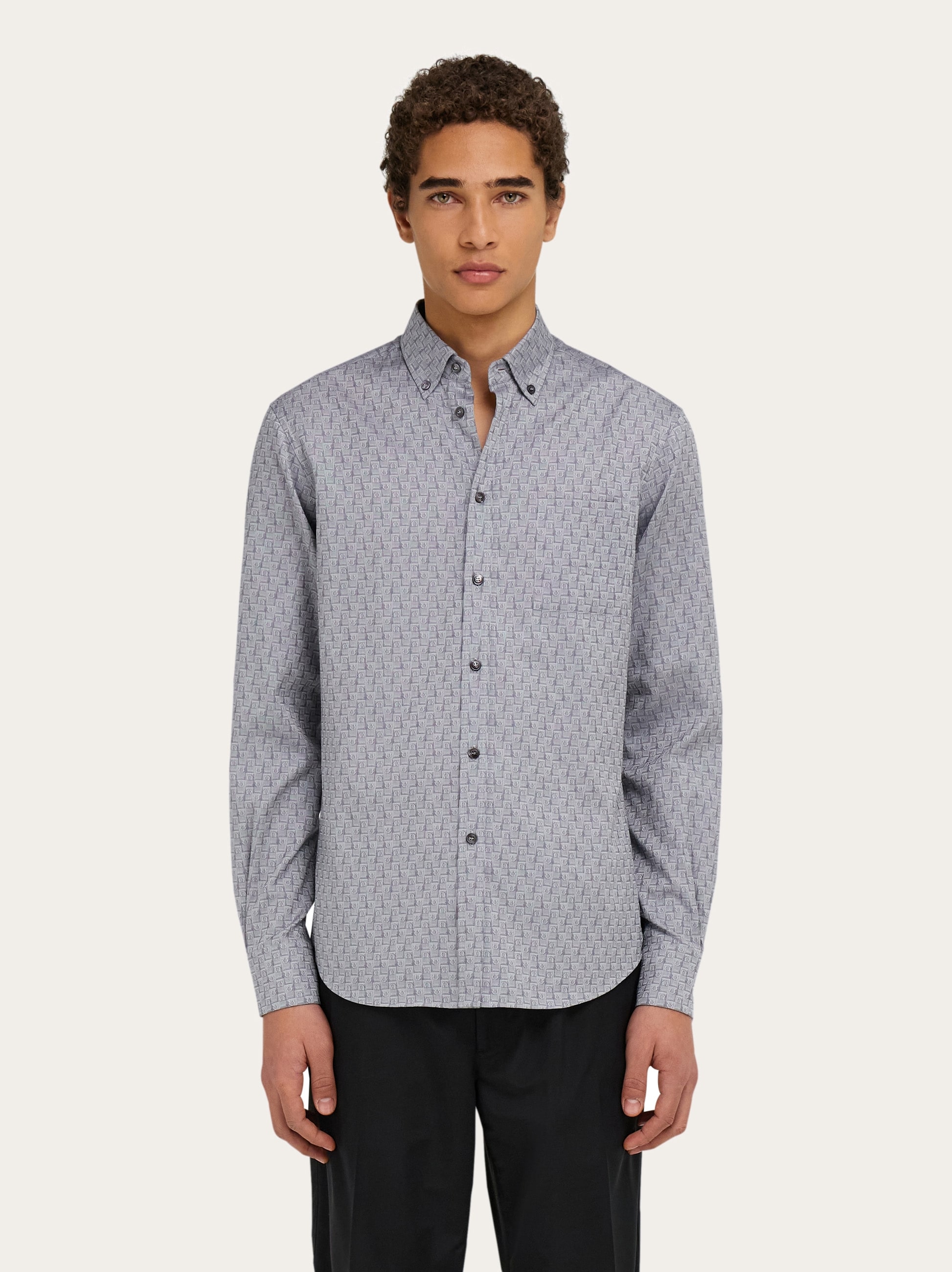 Tシャツ・カットソー FERRAGAMO SS25 Monogram shirt (781825 MASCARPONE) 780413_03_cart_r20.jpg