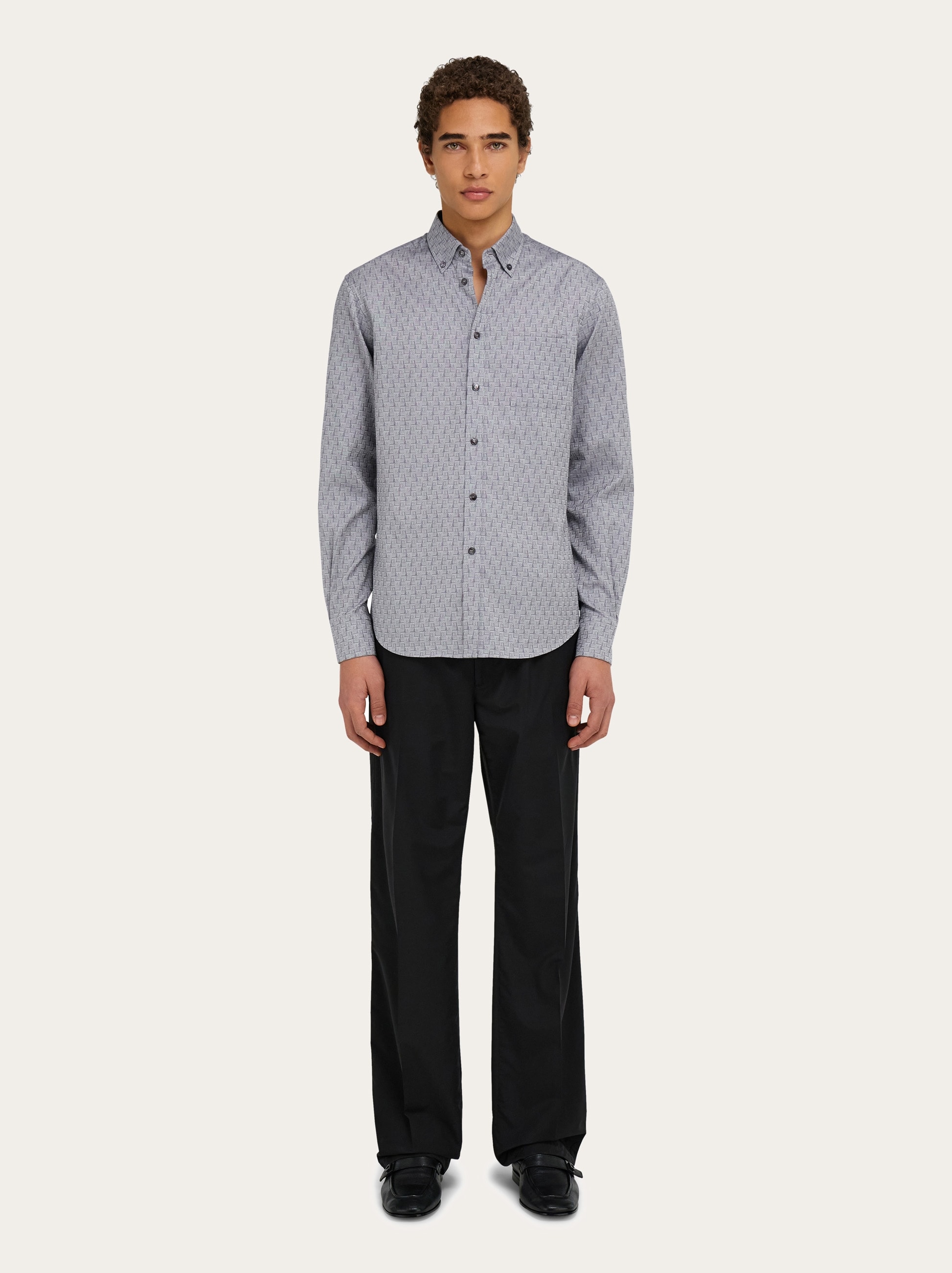 Tシャツ・カットソー FERRAGAMO SS25 Monogram shirt (781825 MASCARPONE) Ferragamo Monogram print silk shirt - Women | Ferragamo