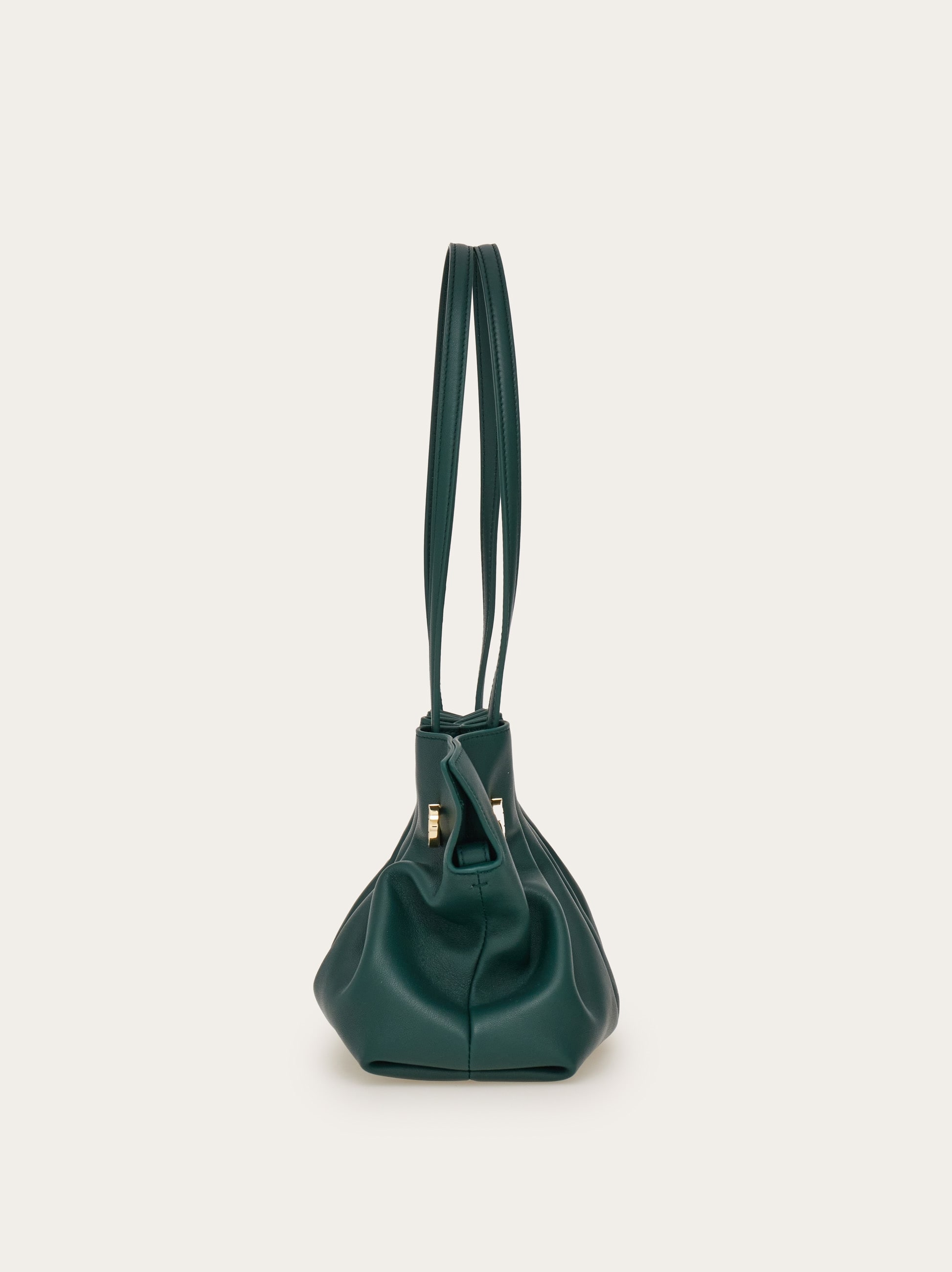 関税込み/FERRAGAMOフェラガモ ソフトバッグS ショルダーバッグ フェラガモ ソフトバッグ(S) - ウィメンズ | Ferragamo