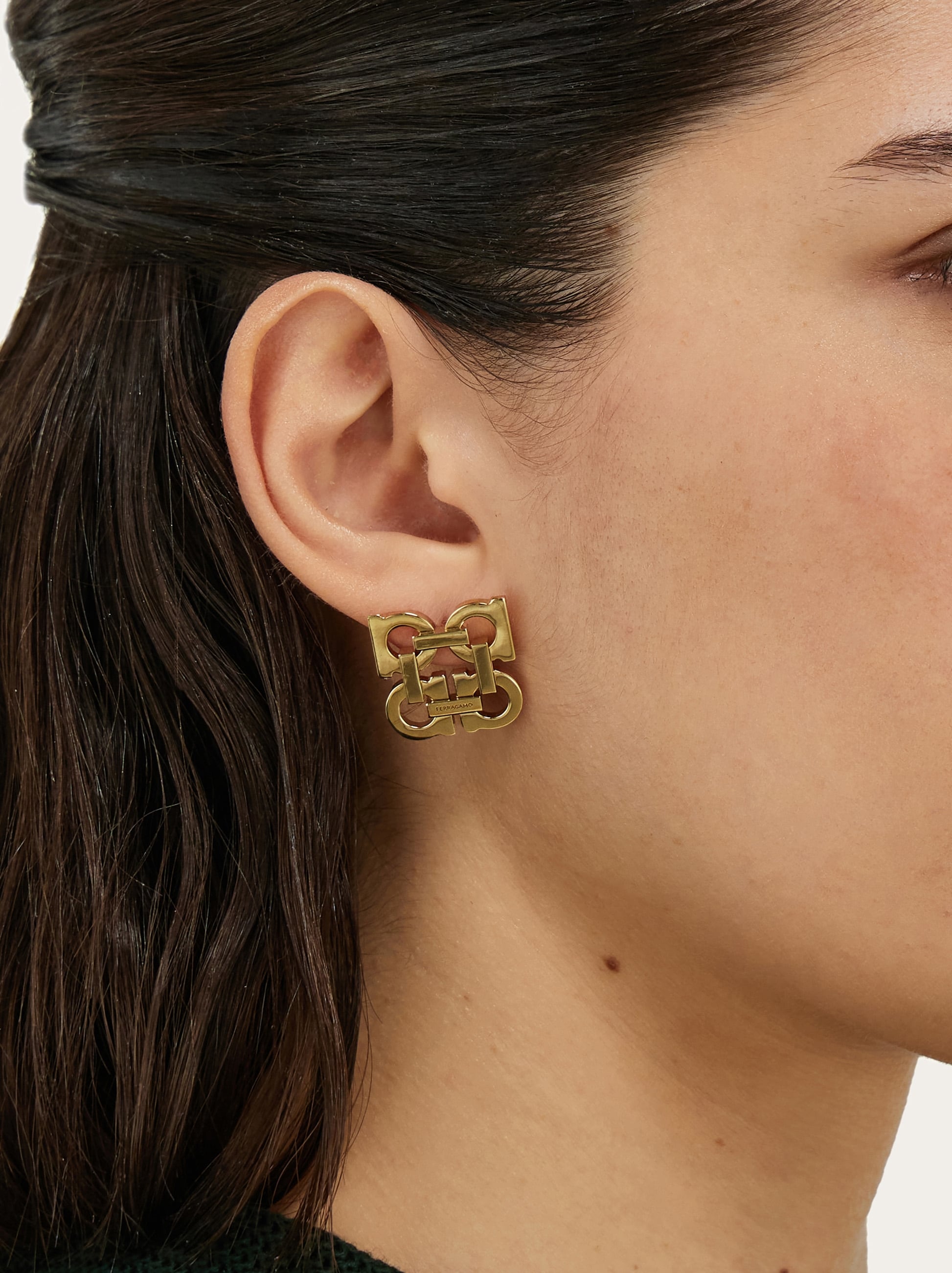 送料関税込【FERRAGAMO】FOUR GANCINI CLIP ON EARRINGS Four Gancini clip on earrings - Women | Ferragamo