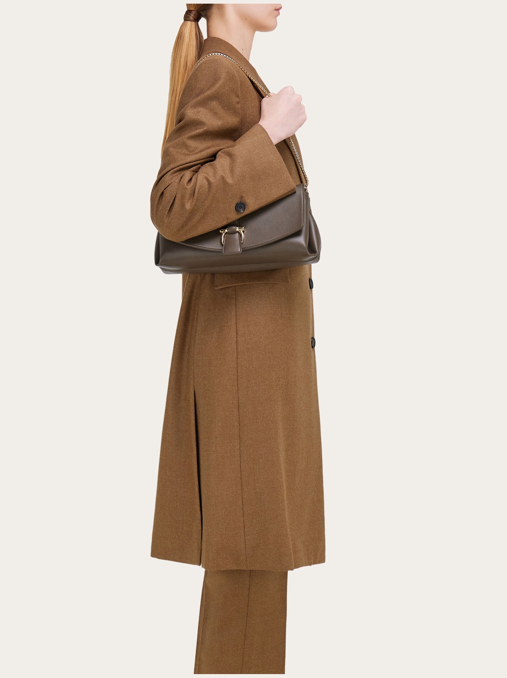 【FERRAGAMO】Front flap crossbody bag (S) Front flap crossbody bag (S) - Women | Ferragamo