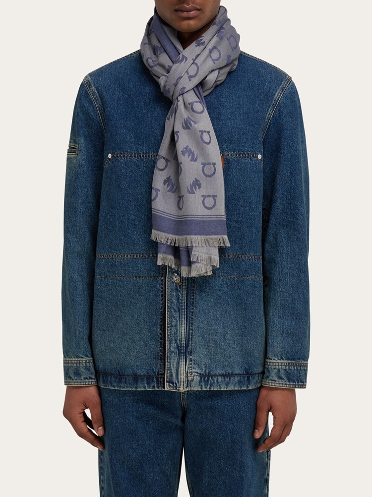 Jacquard stole with feline motif Gallery image 3