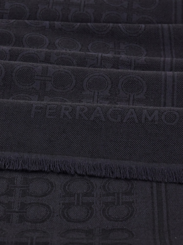 Gancini square stole Gallery image 2