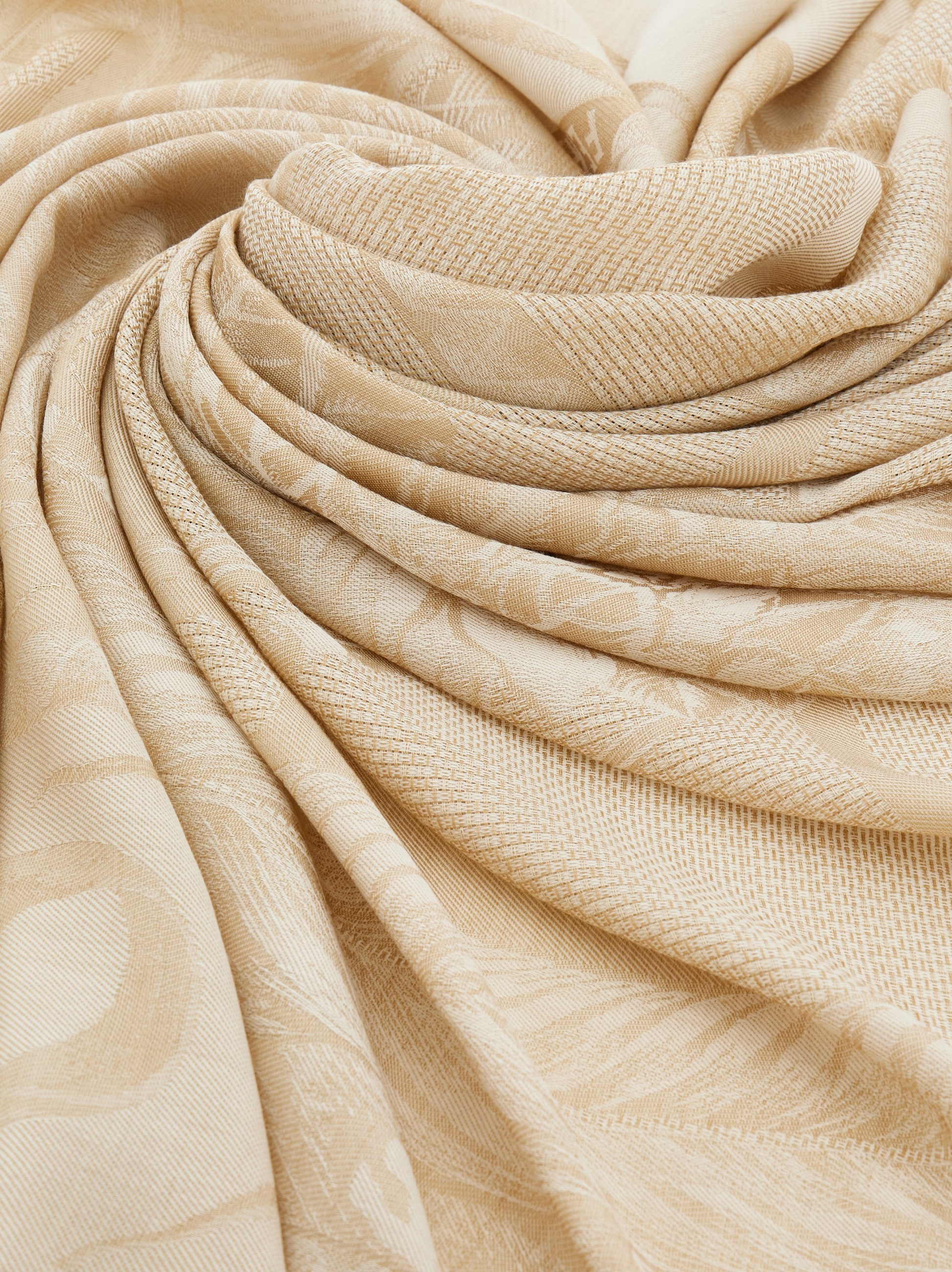 【関税&送料込】Ferragamo Scarfs Beige Gancini wool scarf in beige - Ferragamo | Mytheresa