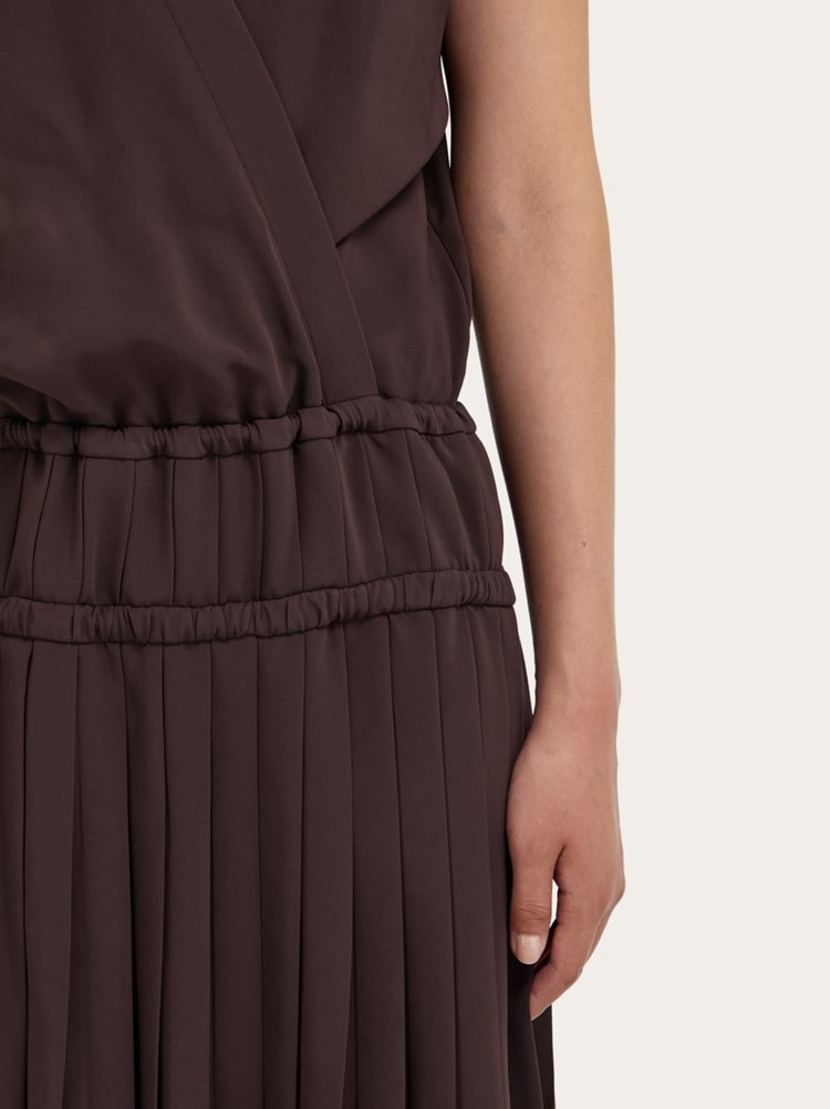Long dress with pleated skirt Gallery image 5