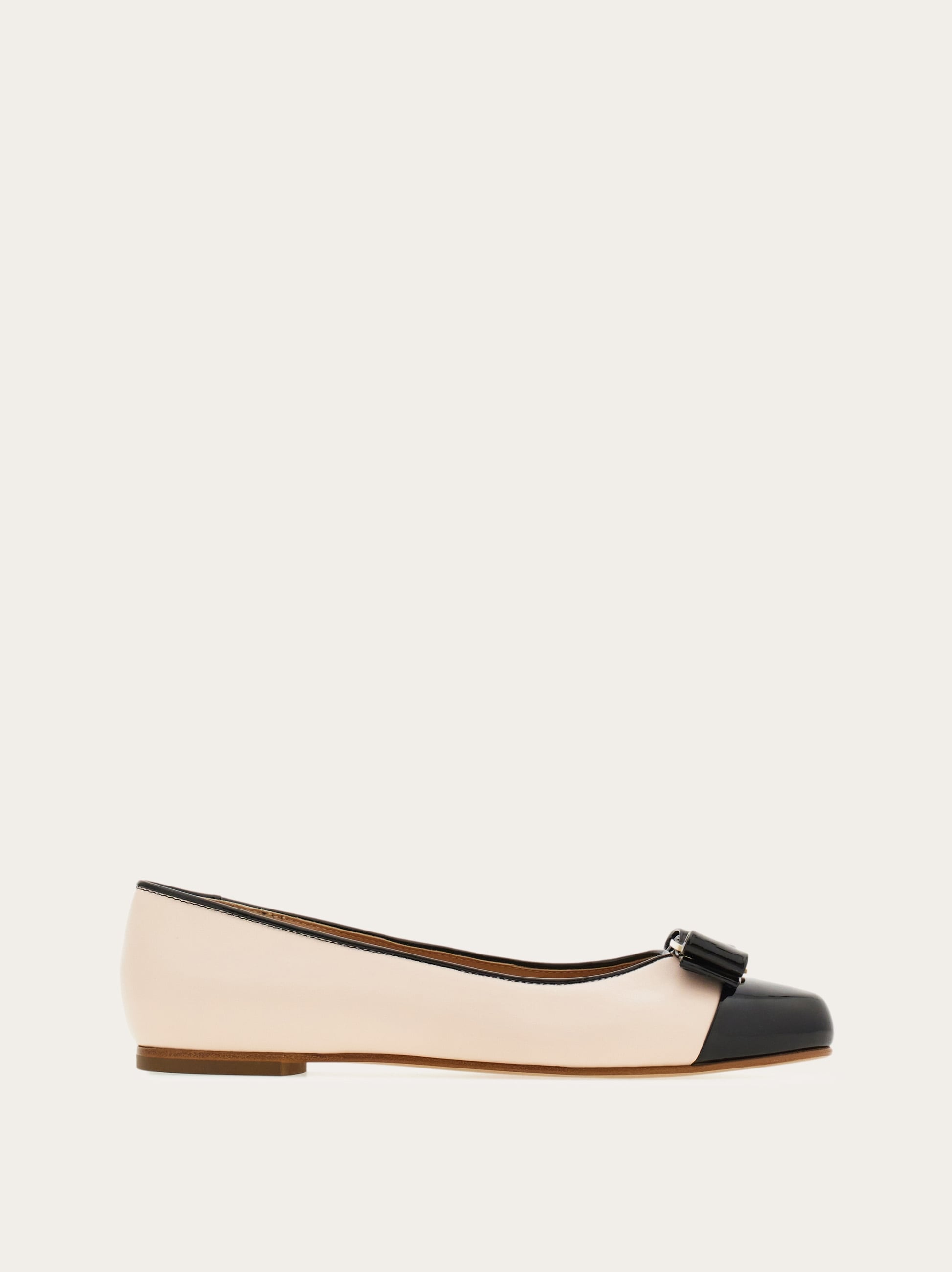 【送料&関税込】Ferragamo Ballet Flat Varina Varina ballet flat - Women | Ferragamo