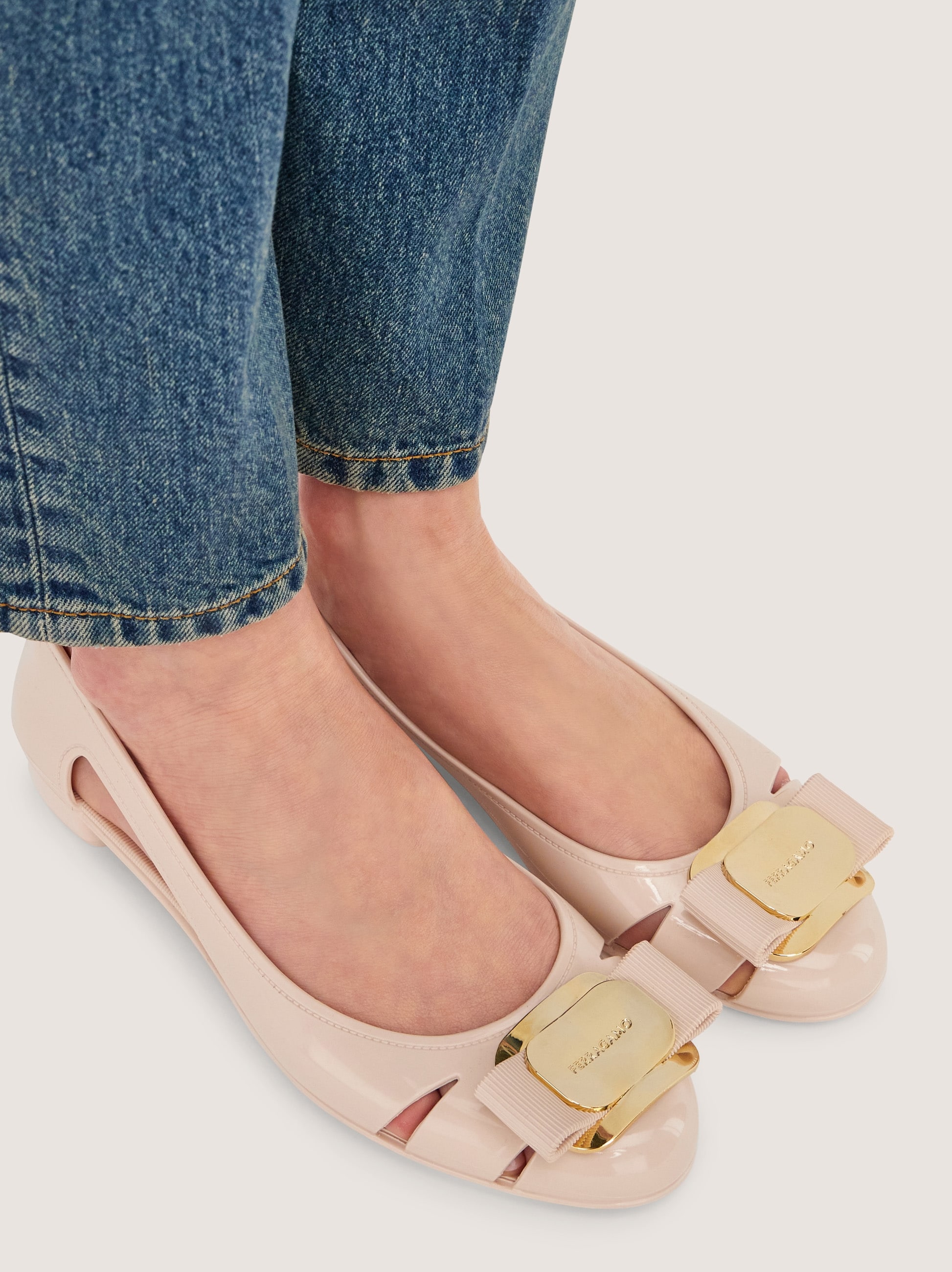 【美品】Salvatore Ferragamo ベージュ 23.5スクエアヒール Salvatore Ferragamo ベージュ ハイヒール