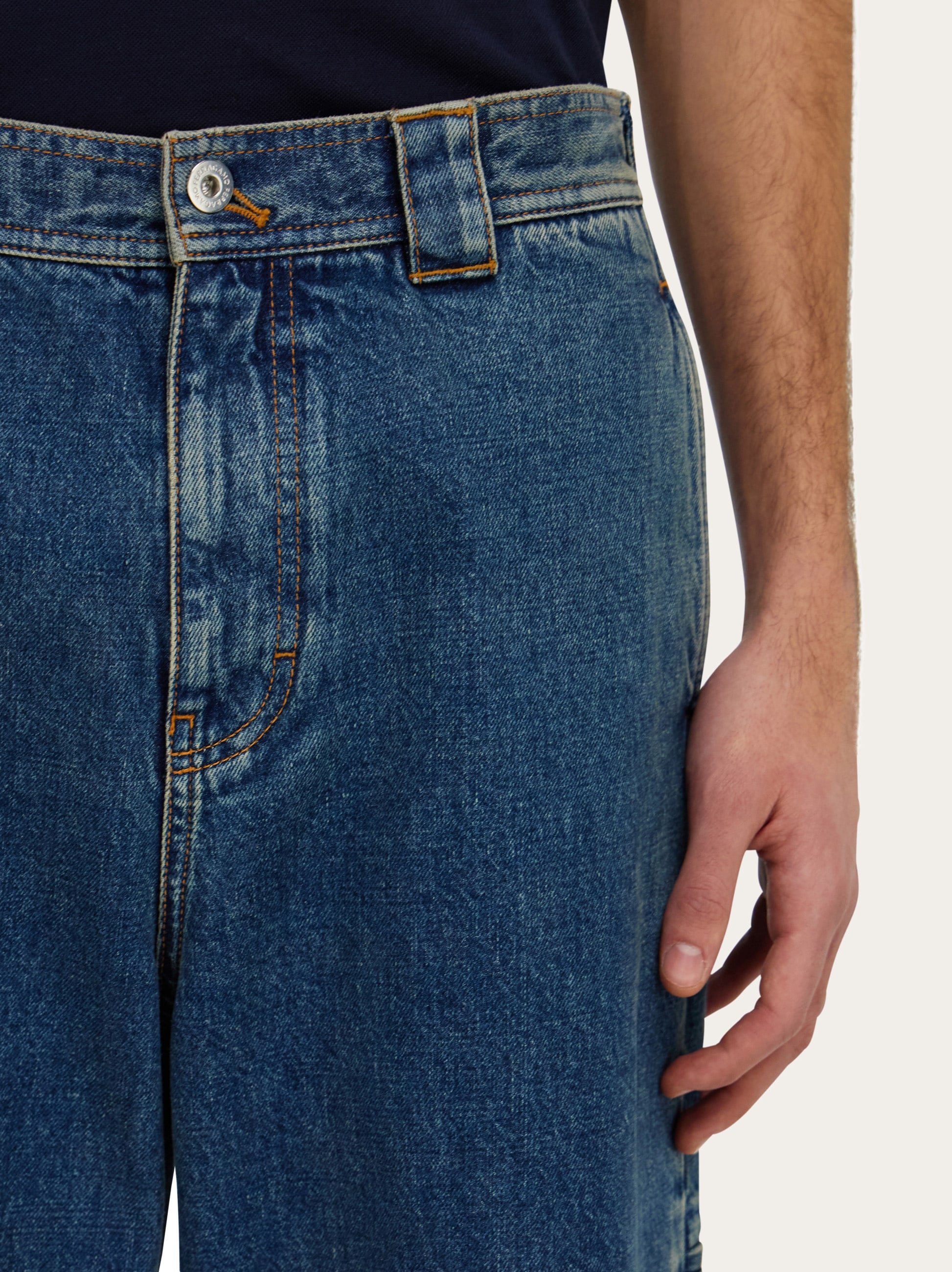 フェラガモ　デニム　パンツ　ワイドデニム デニムワークパンツ - メンズ | Ferragamo