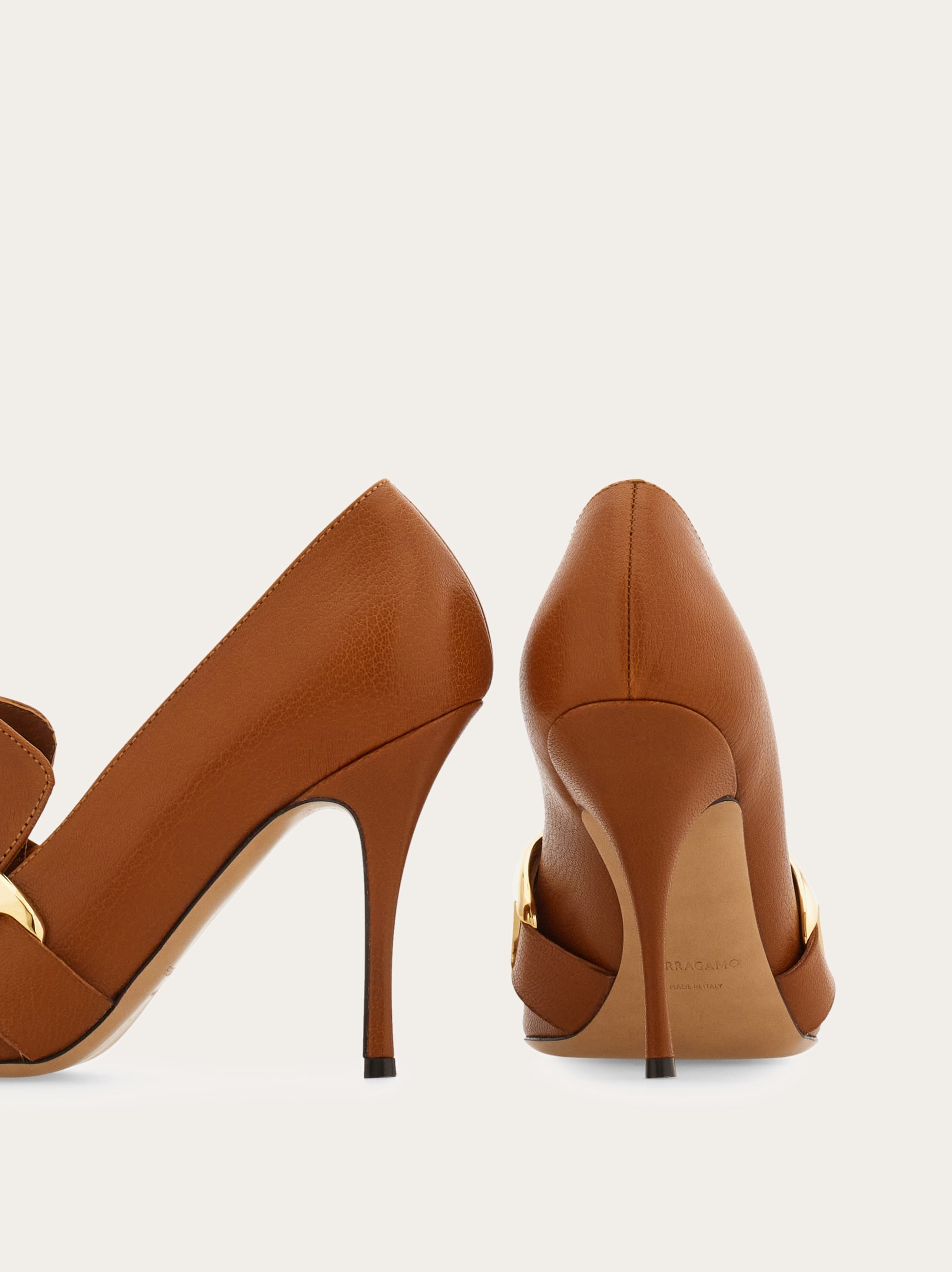 Maxi Vara plate pump - Women | Ferragamo