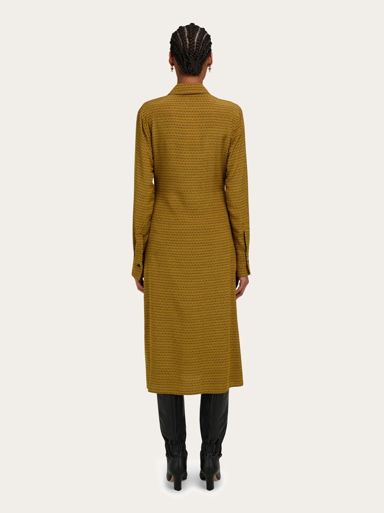 Shirt dress in pure silk Gallery image 4