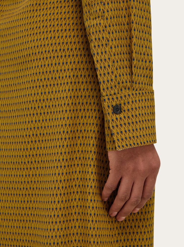 Shirt dress in pure silk Gallery image 6