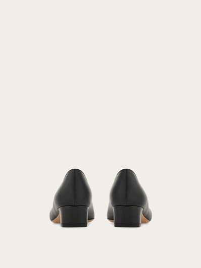 ポムキッツさま専用【美品】Ferragamoフェラガモ☆漆黒パンプス❗️ 785559_04_cart_r20.jpg