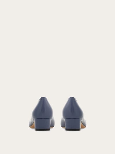 VIP【関税送料無料】希少 FERRAGAMO ELECTRIC BLUE SATIN PUMPS VIP【関税送料無料】希少 FERRAGAMO ELECTRIC BLUE SATIN PUMPS