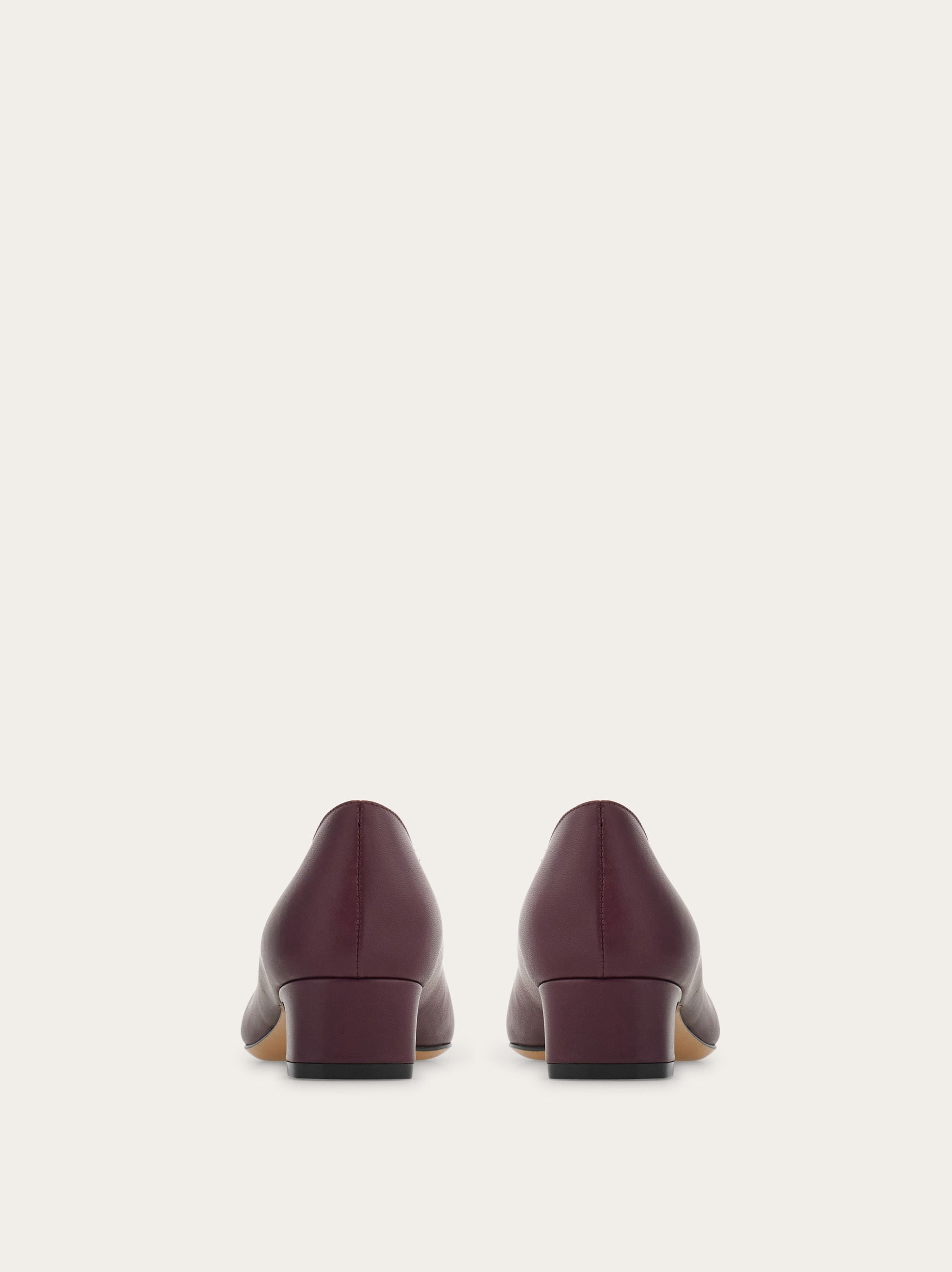 良品❤フェラガモ【Ferragamo】ヴァラ ローヒール パンプス 赤 ヴァラ - ウィメンズ | Ferragamo