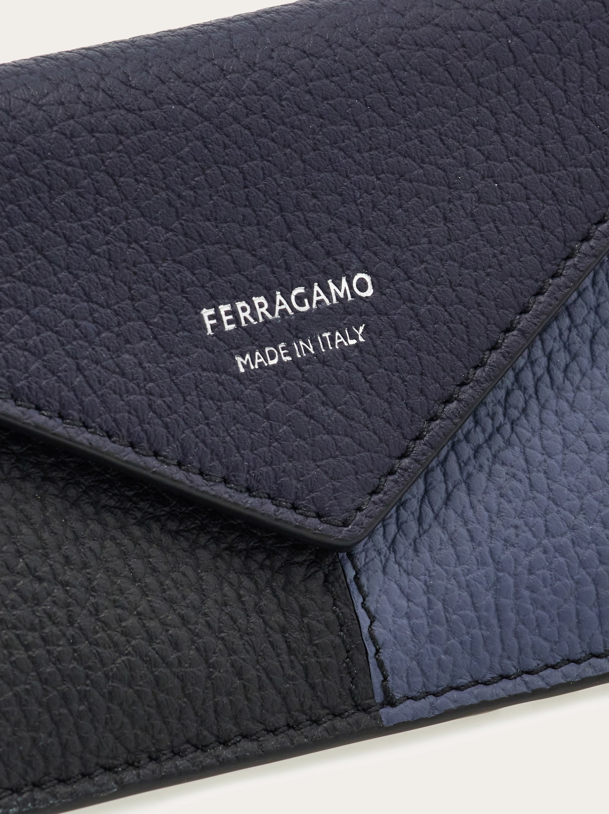 フラグメントケース - メンズ | Ferragamo