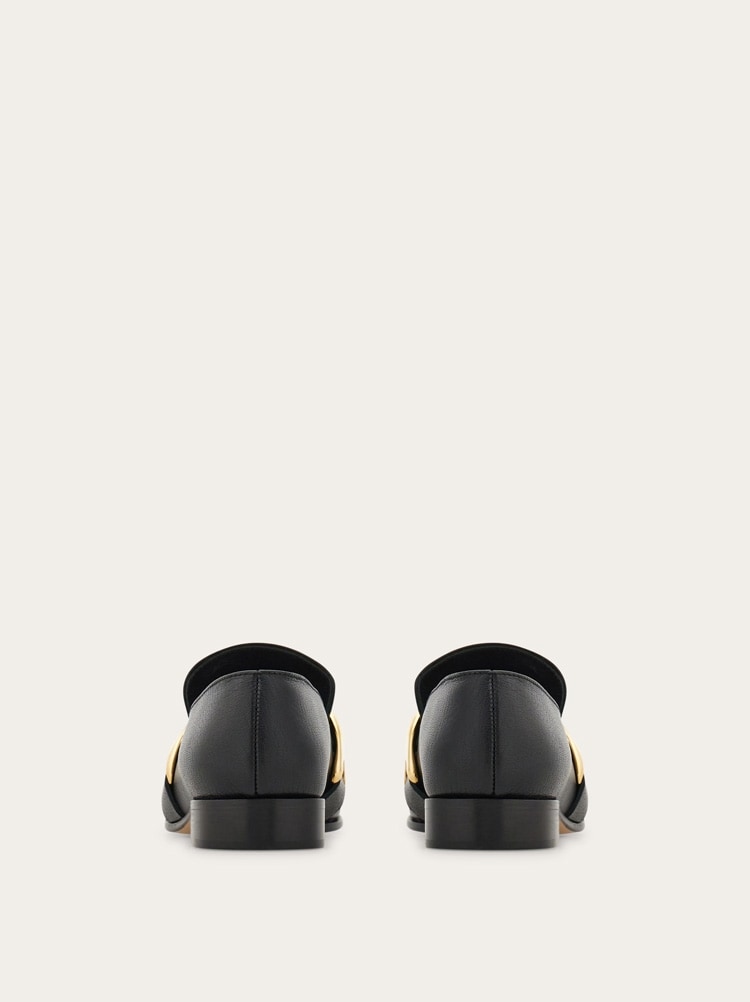 【★日本未入荷★】Salvatore Ferragamo ☆ ローファー ☆日本未入荷☆】 Salvatore Ferragamo ☆ ローファー