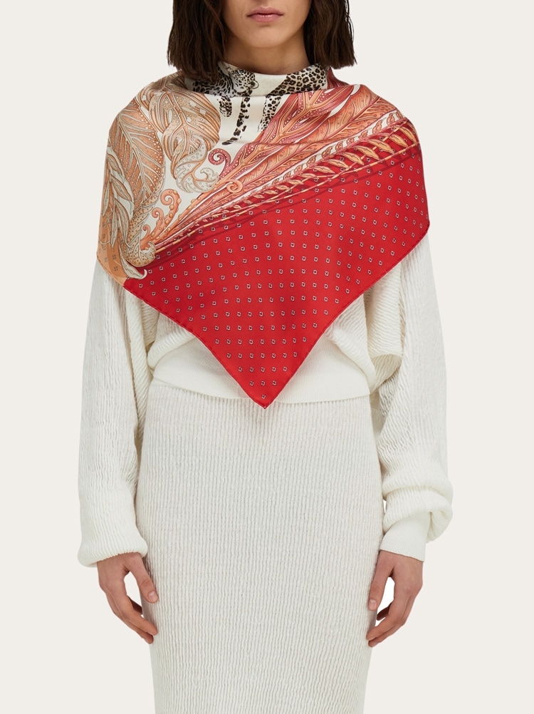 Pañuelo de seda estampado Madras Gallery image 3