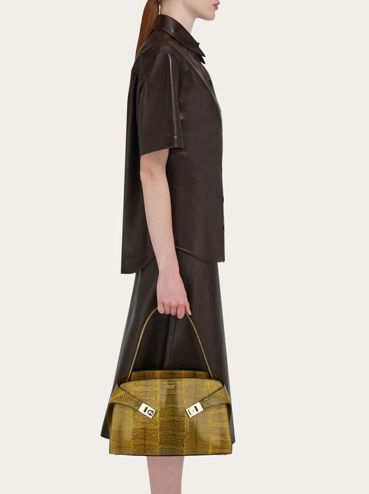 Zweifarbige Schultertasche Hug Soft (M) Gallery image 2