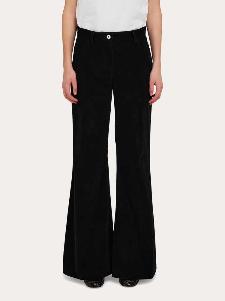 Pantalones flare Gallery image 2