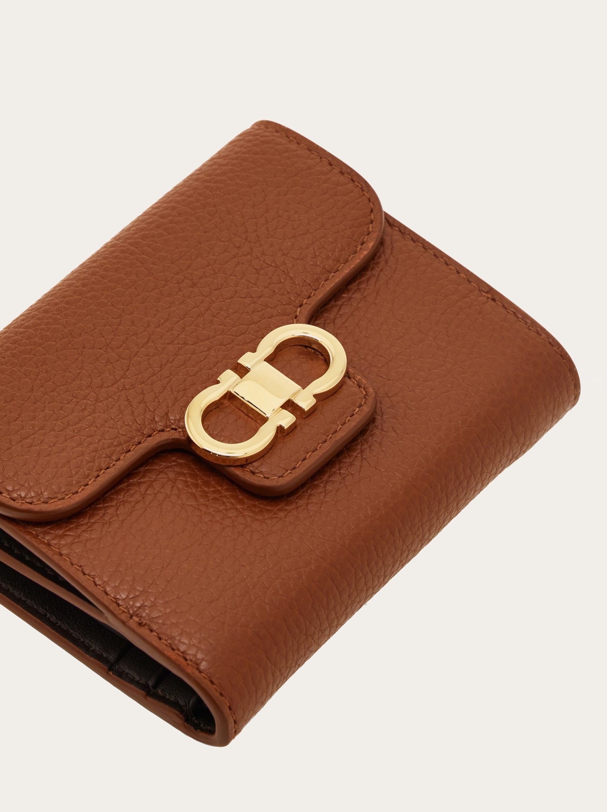 Gancini compact wallet - Women | Ferragamo
