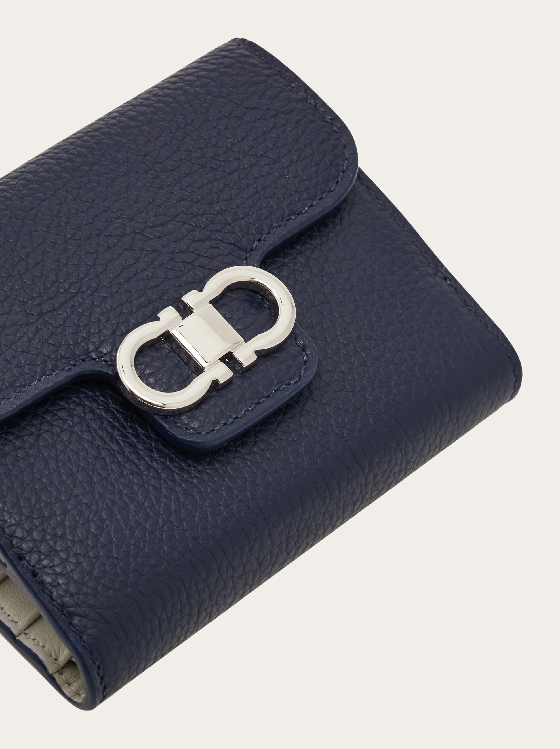 Gancini compact wallet - Women | Ferragamo