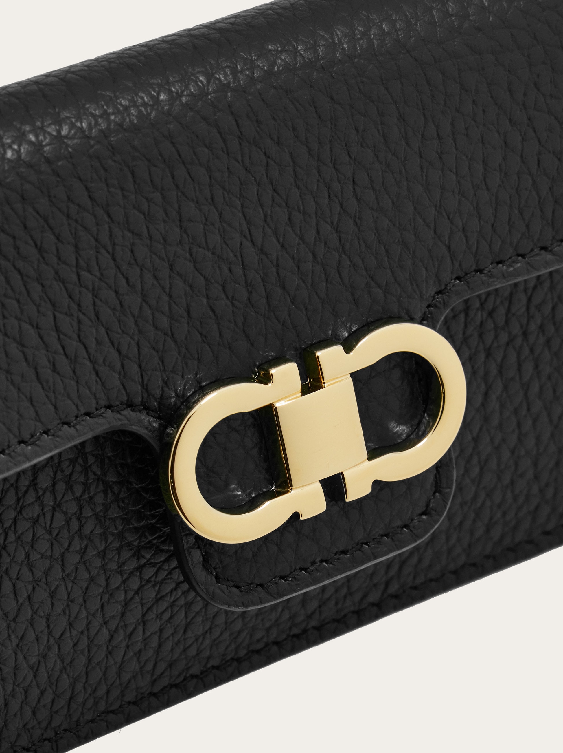 ♪アウトレット♪FERRAGAMO VIVA ミニトート 212998 1点限り Hug バイカラー ハンドバッグ (L) - ウィメンズ | Ferragamo