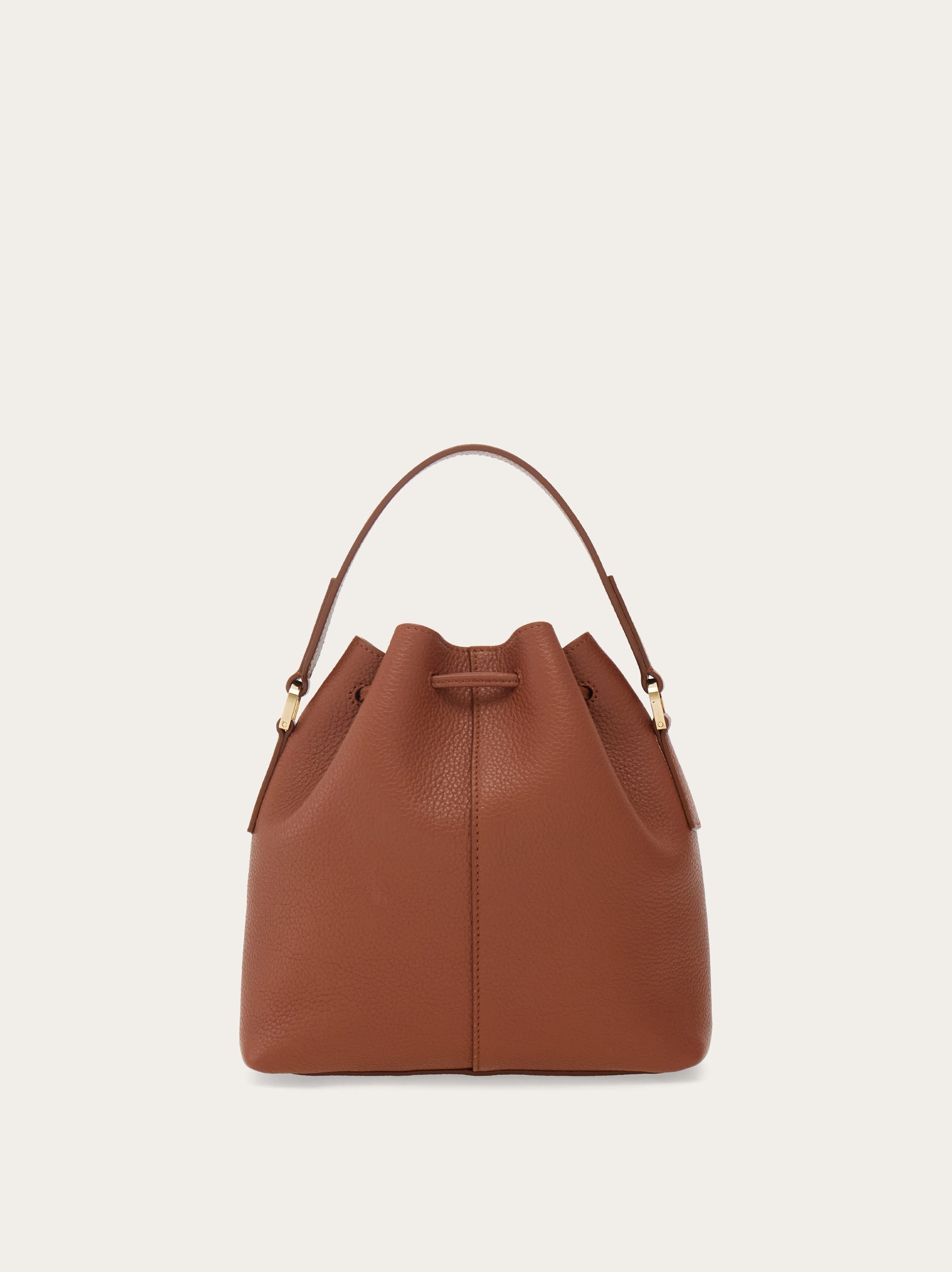 【送料&関税込】Ferragamo Leather Bucket Bag Ferragamo Bucket bags and bucket purses for Women | Online