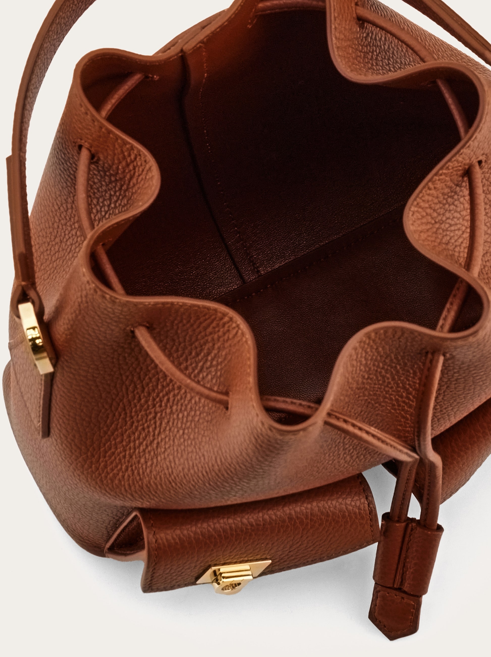 【送料&関税込】Ferragamo Leather Bucket Bag ferragamo--Caramel-Leather-