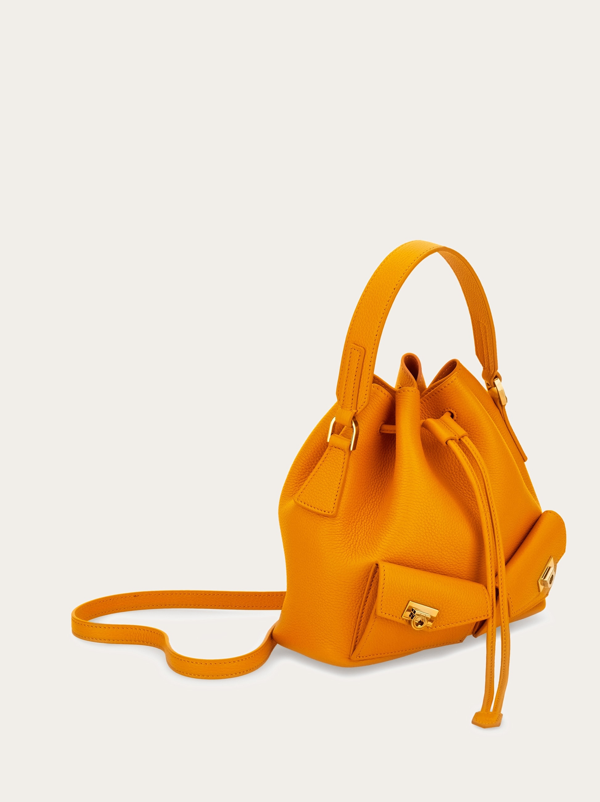ショルダーバッグ・ポシェット Ferragamo Leather Bucket Bag With l Details Ferragamo Salvatore The Studio Bucket Bag | Bloomingdale's