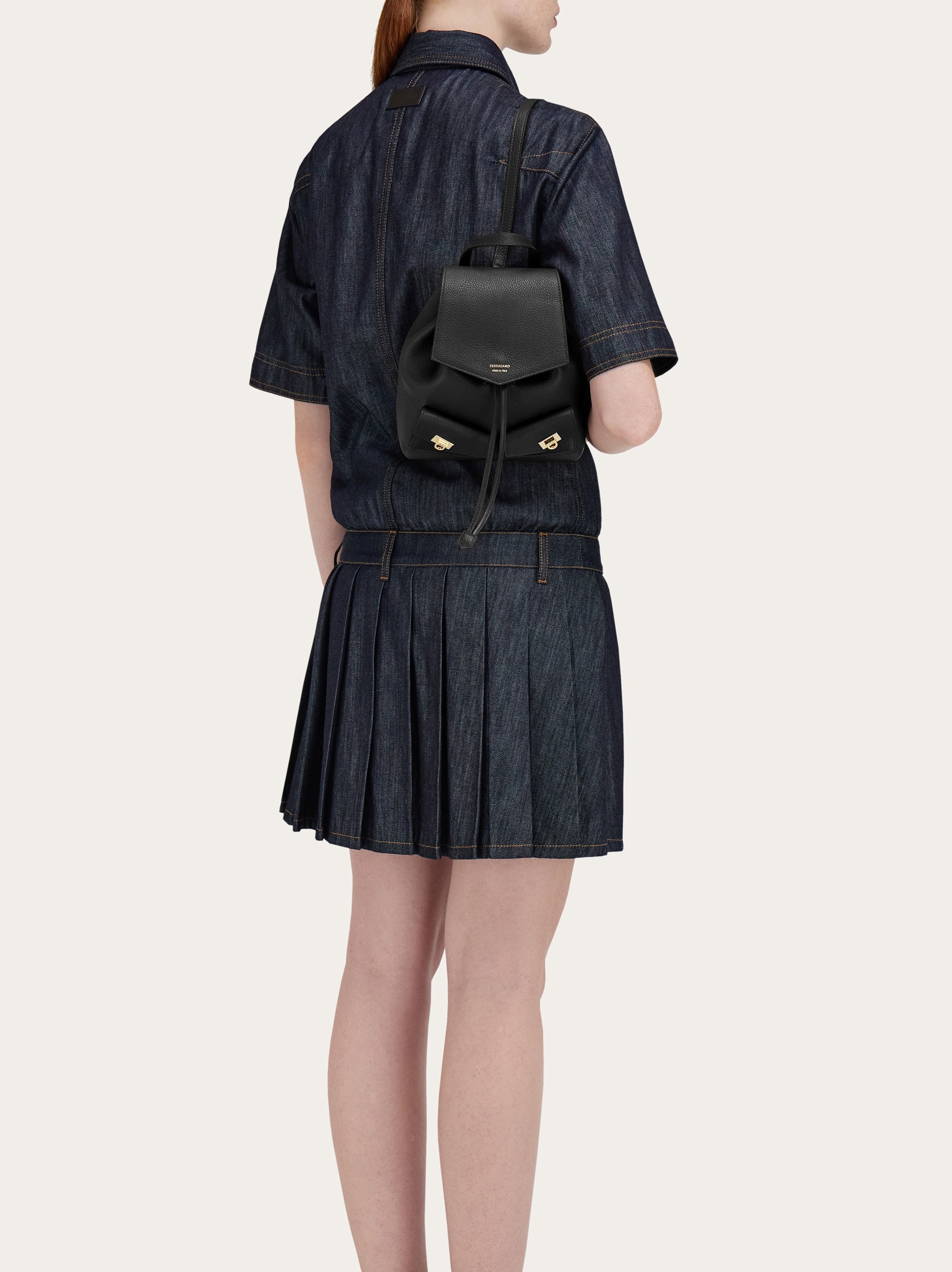 Ferragamoミニリュック Hug ミニバックパック - ウィメンズ | Ferragamo