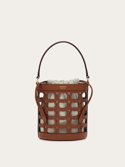 すぐ届く*FERRAGAMO*フェラガモ*RAY BUCKET S すぐ届く*FERRAGAMO*フェラガモ*RAY BUCKET S ハンドバッグ