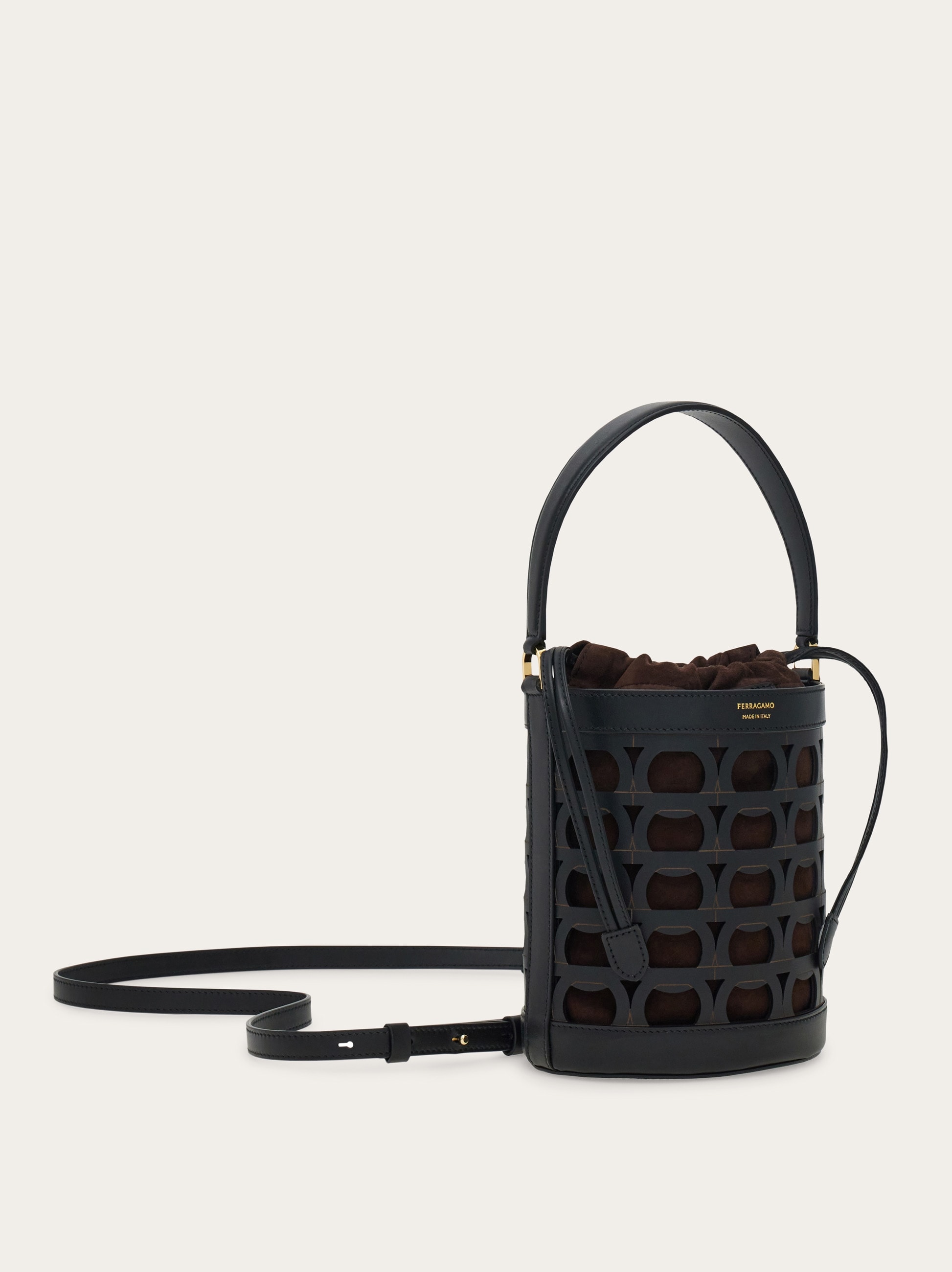 ガンチーニ バケットバッグ - ウィメンズ | Ferragamo