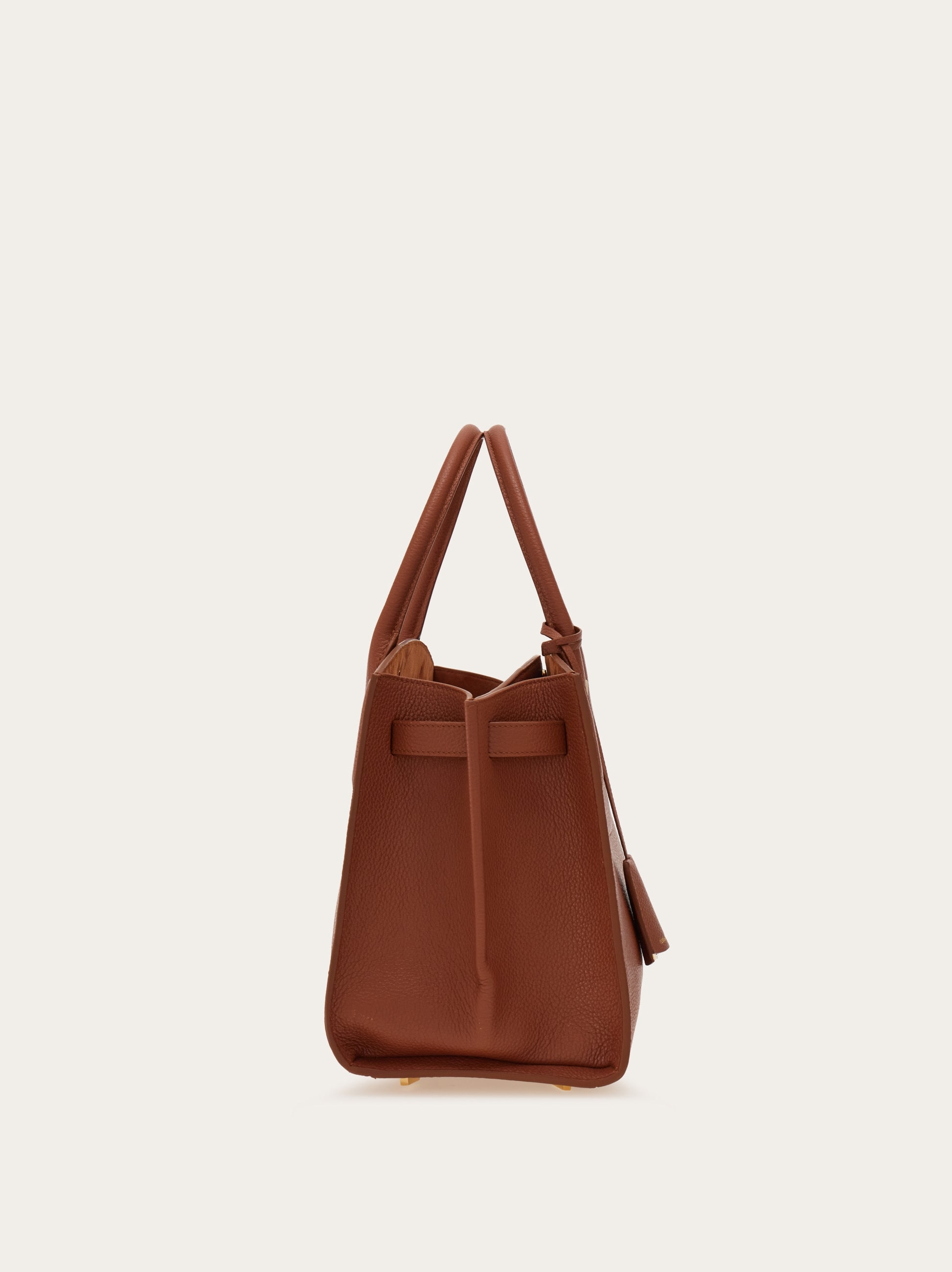 【 FERRAGAMO 】 STUDIO SOFT BAG 2way レザーバッグ Ferragamo Studio soft bag (M) - Women | Ferragamo