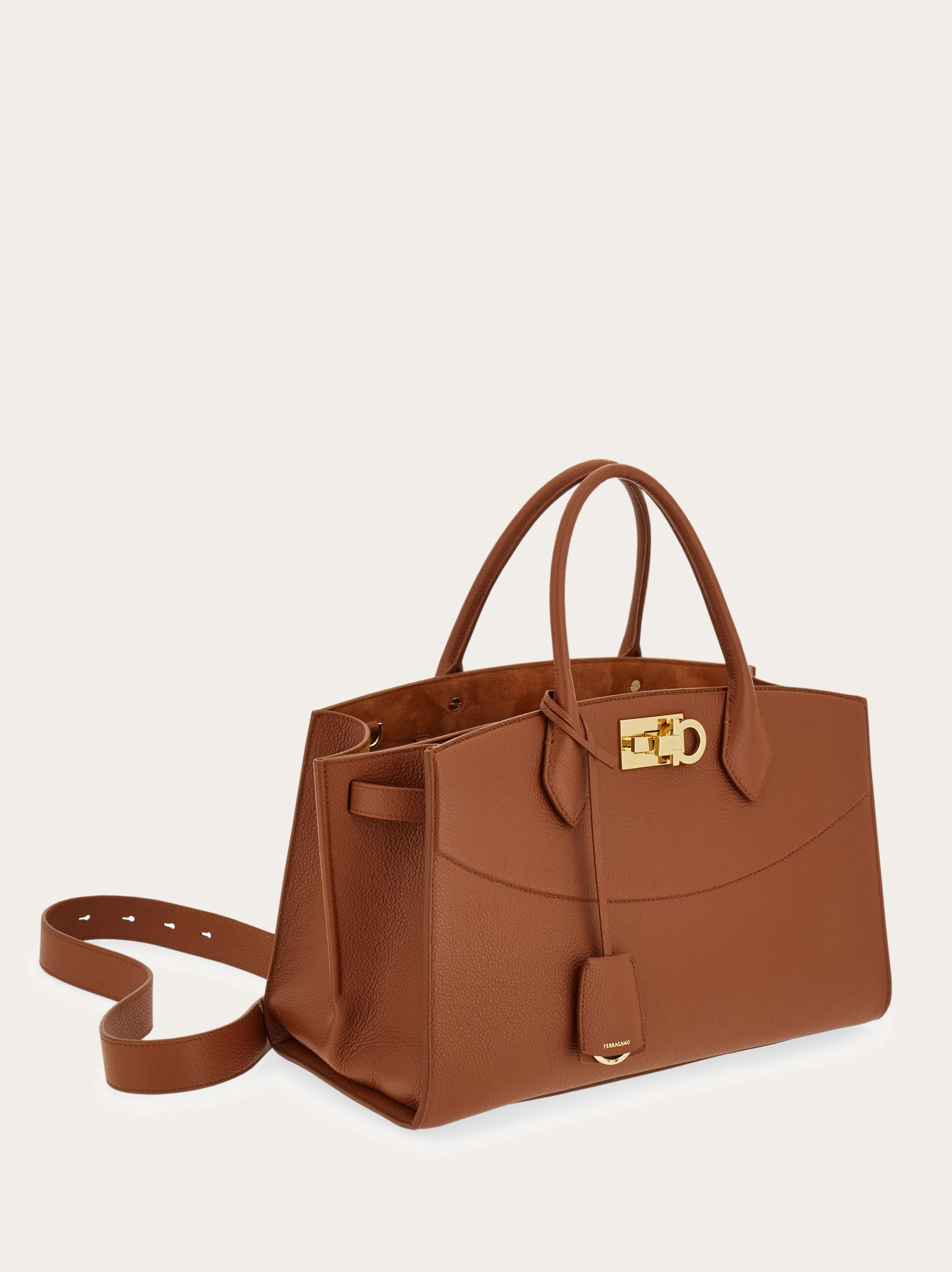 m*m様 【Salvatore Ferragamo】フェラガモ　ハンドバッグ セール】フェラガモ ハンドバッグ ブラック レディース