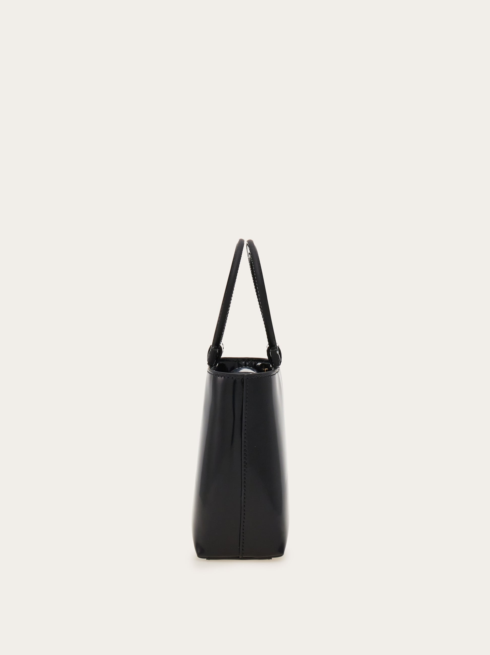 Ferragamo ミニパーティバッグ 黒 スエード ヒョウ柄最終値下げ Salvatore Ferragamo フェラガモ FERRAGAMO 二つ折り財布 ワンダ