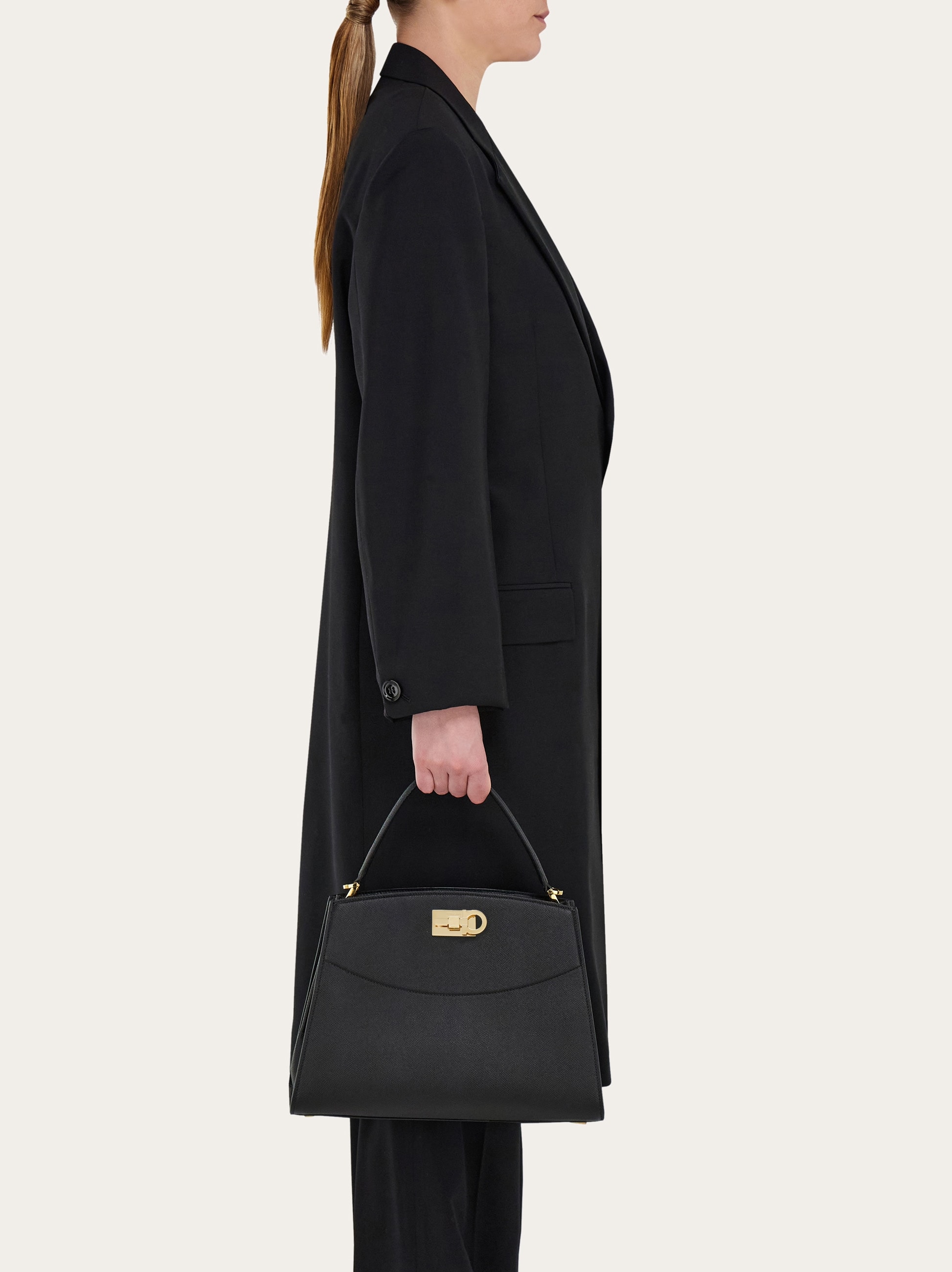 ハンドバッグ [Salvatore Ferragamo] Ferragamo Studio Box bag (M) Ferragamo Studio box bag (M) - Women | Ferragamo