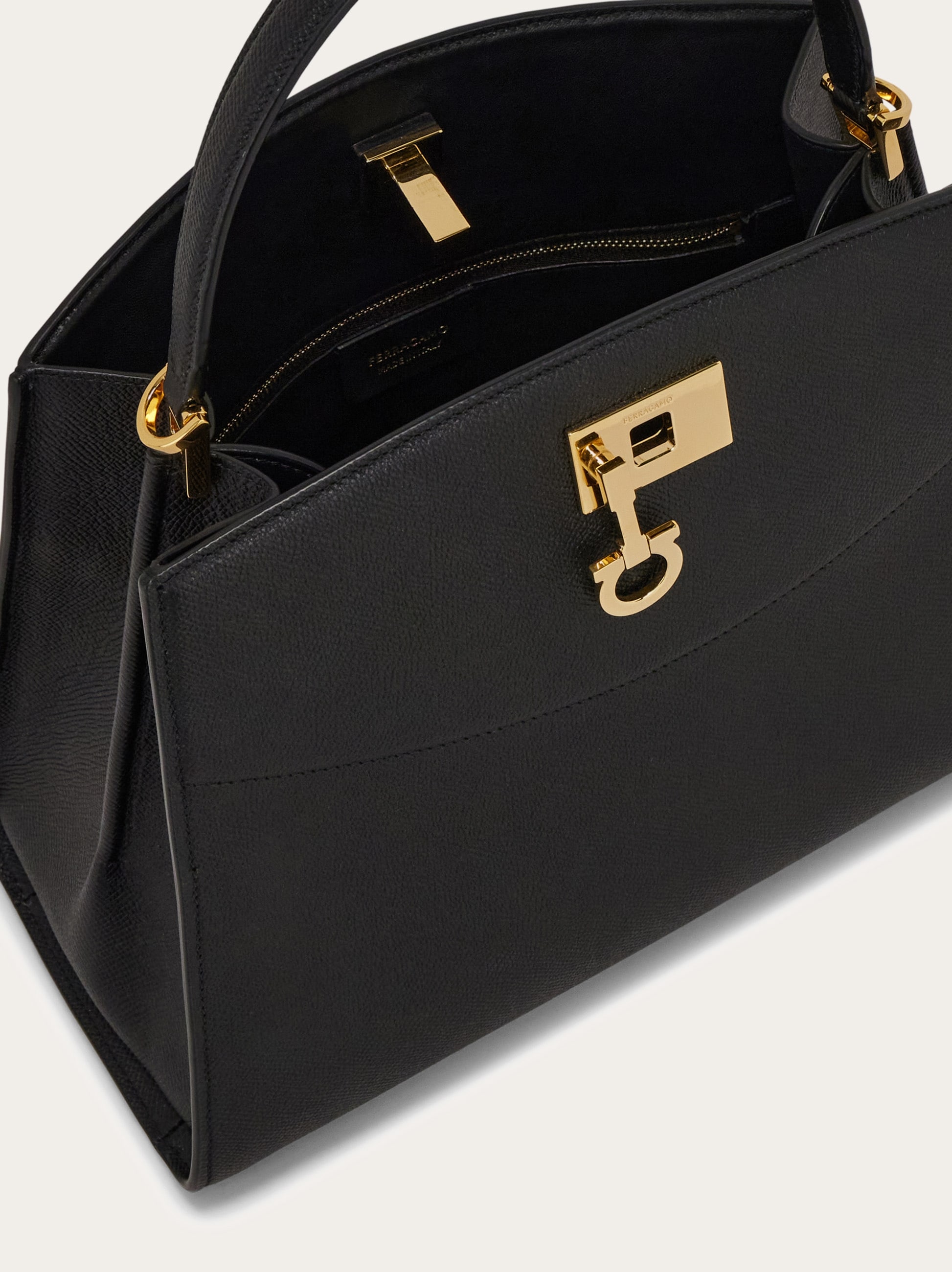 Ferragamo♪SALE♪0778309 SALVATORE FERRAGAMO $2500 Medium BOXYZ BAG Scandinavian Sky
