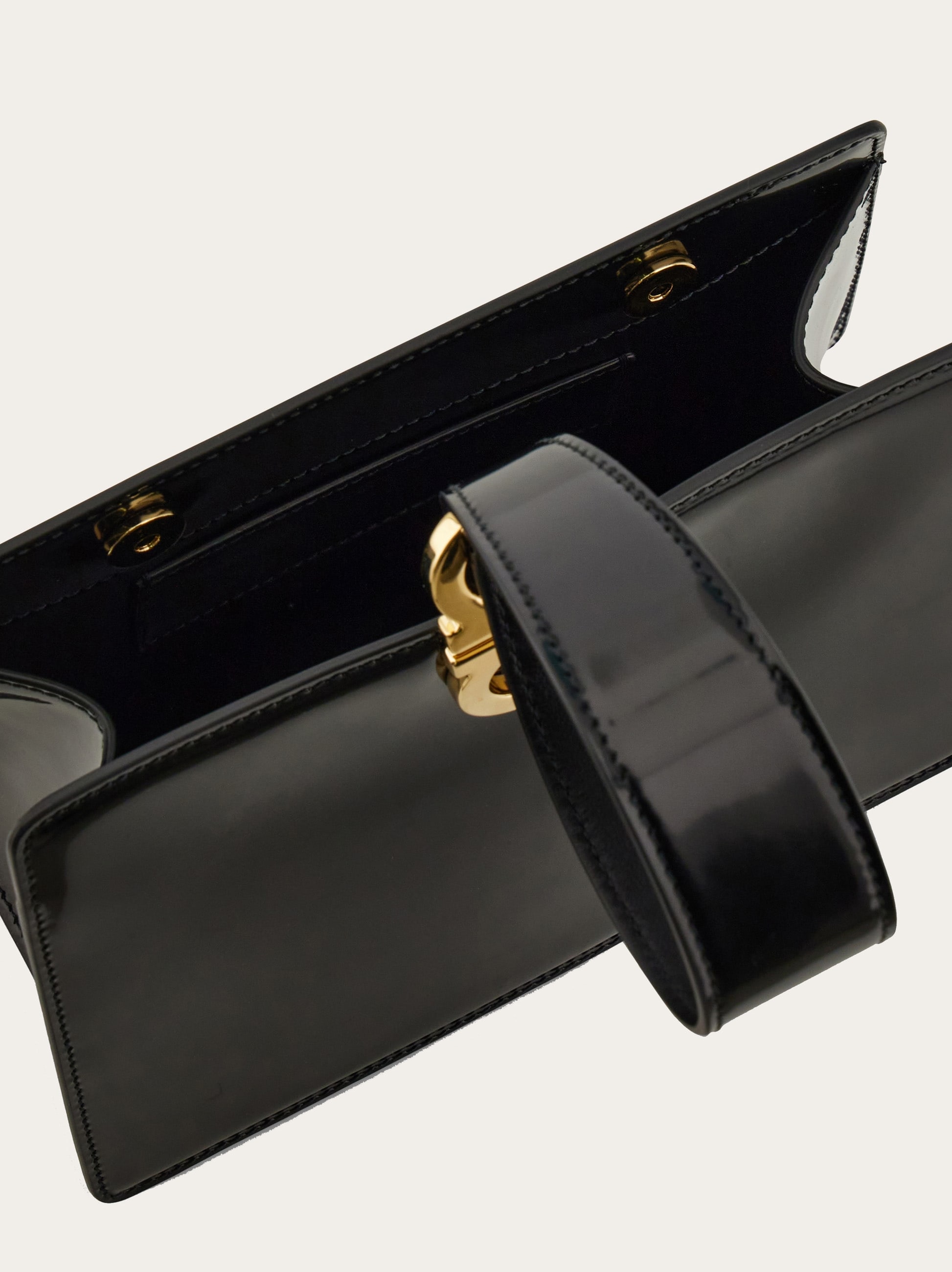 フェラガモ クラッチ　パーティー　バッグ クラッチバッグ - ウィメンズ | Ferragamo