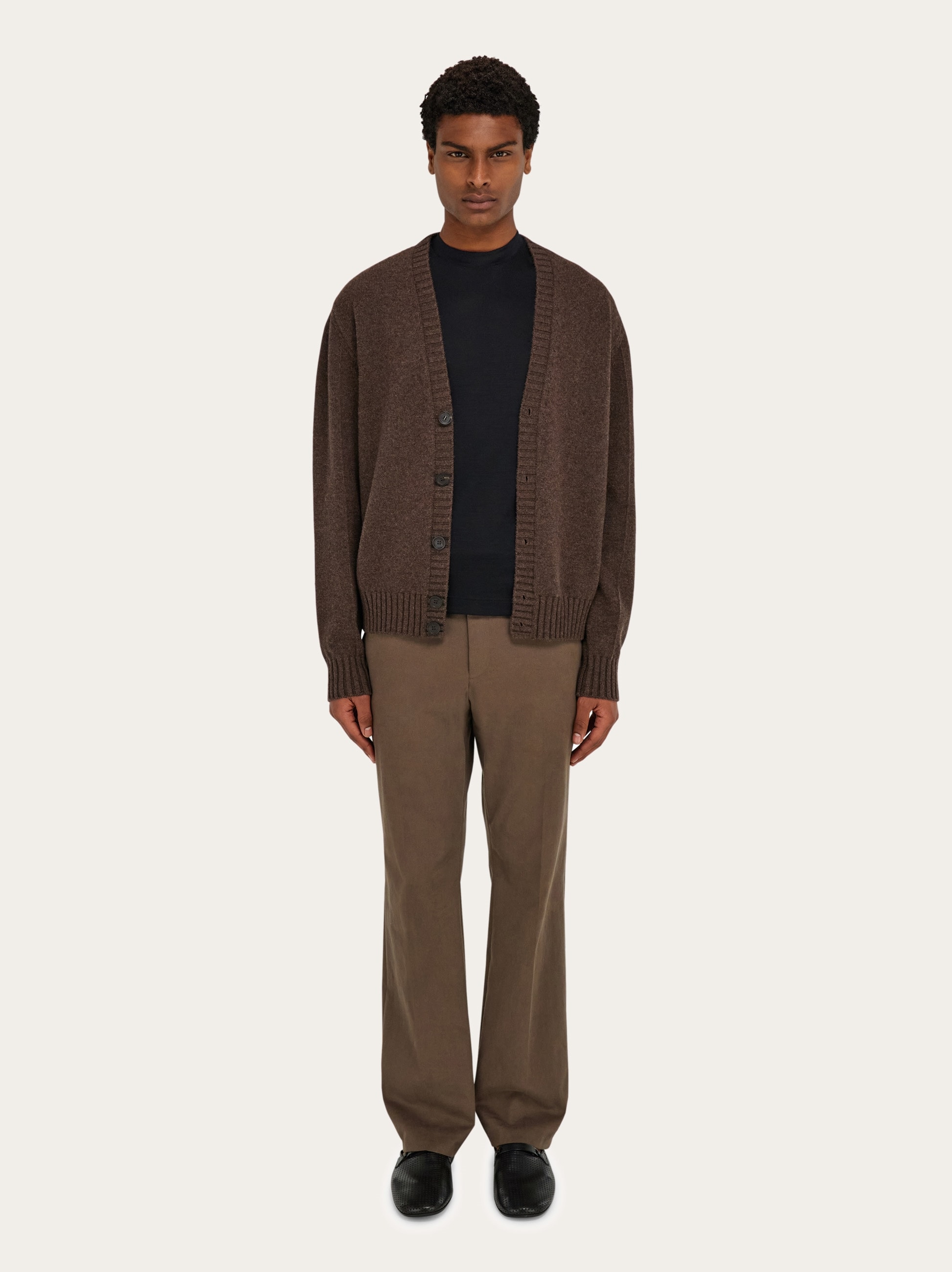 【良品】Ferragamo メンズ カーディガン L ベージュ カシミヤ100% 良品】Ferragamo メンズ カーディガン L ベージュ カシミヤ100