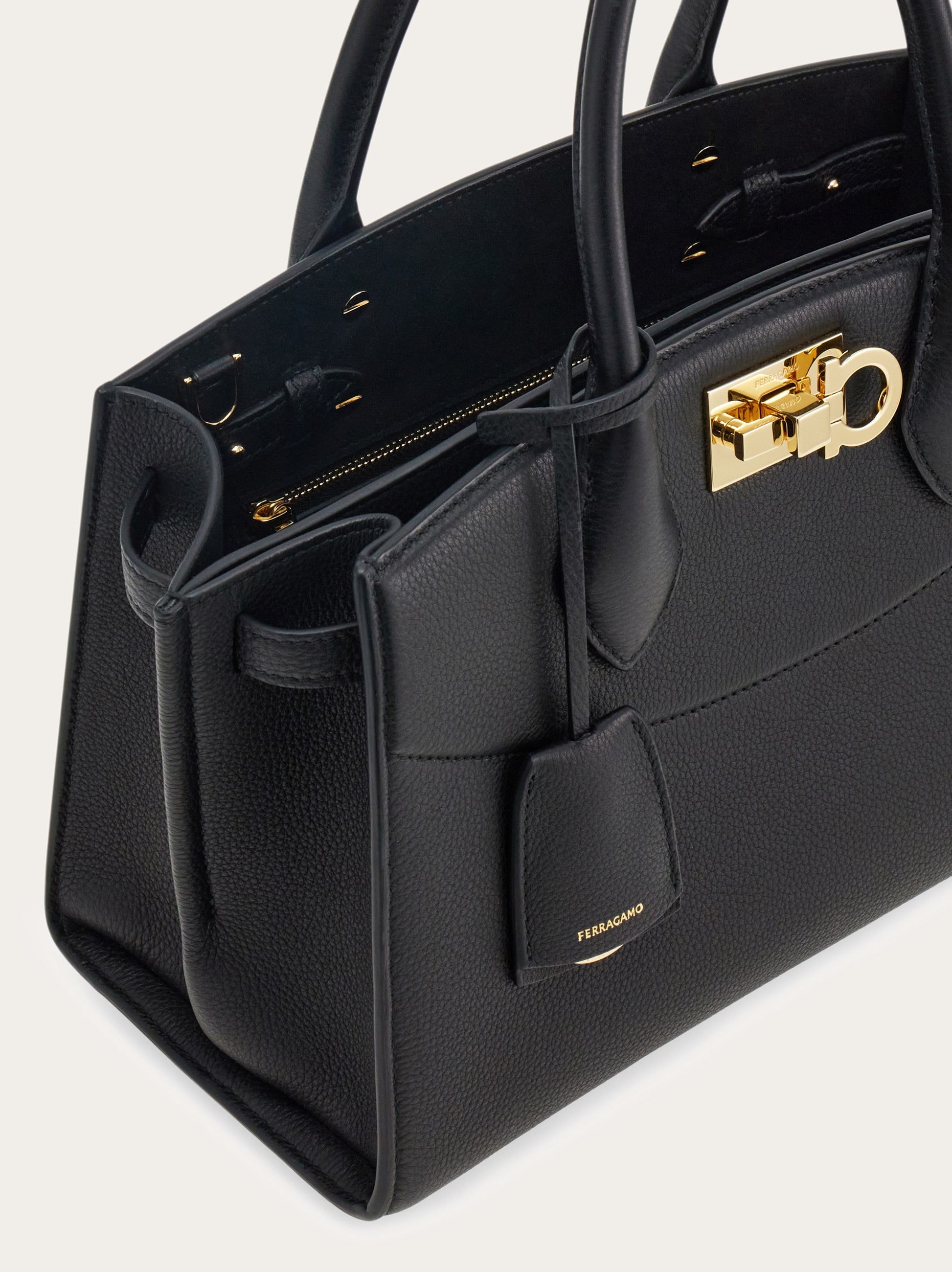 直営店☆Ferragamo☆お洒落♪STUDIO SOFT レザー ハンドバッグ Ferragamo Studio Soft レザーハンドバッグ S | ブラウン