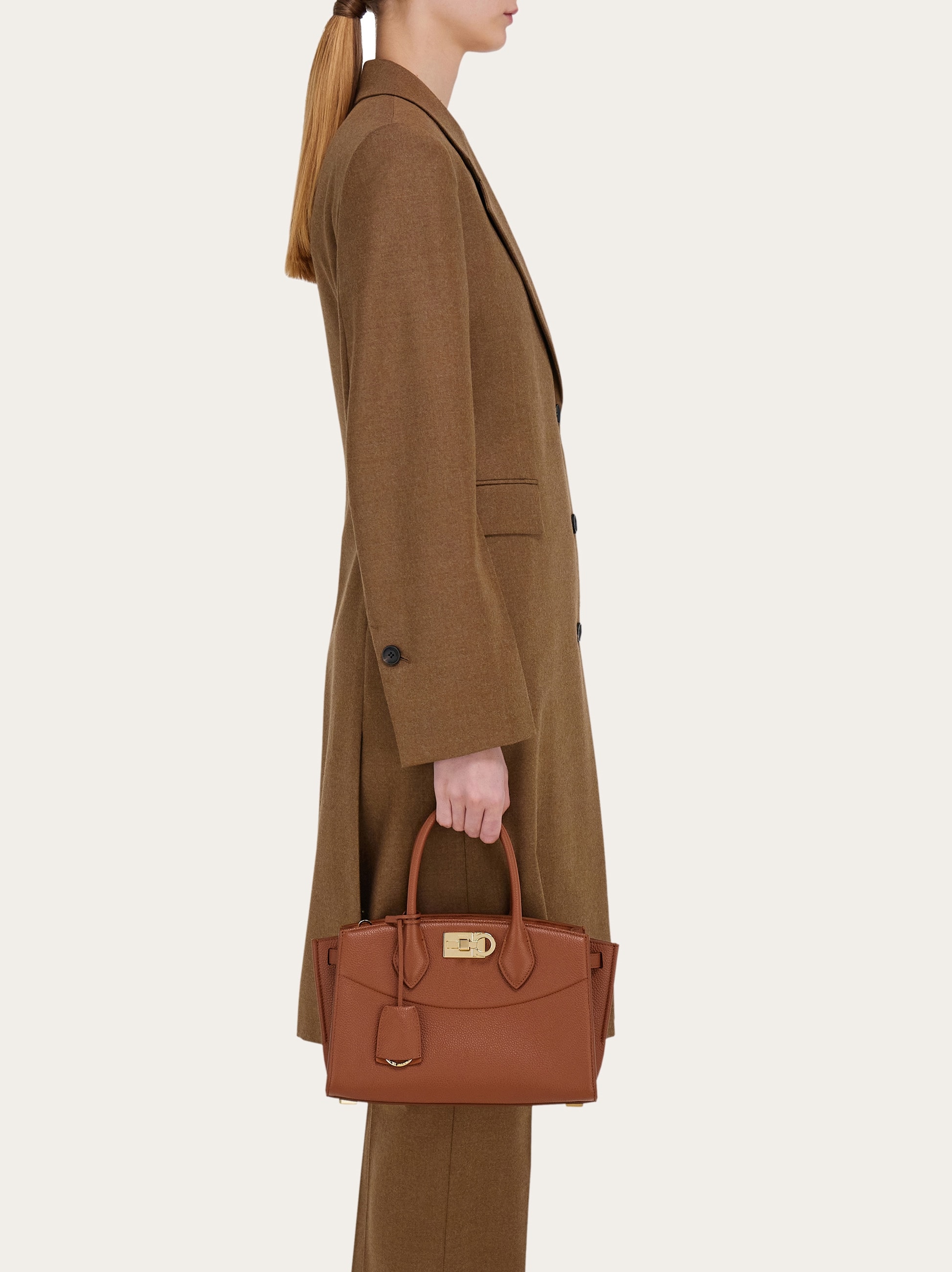 【関税負担】 FERRAGAMO STUDIO BAG Ferragamo Studio soft bag (XL) - Women | Ferragamo