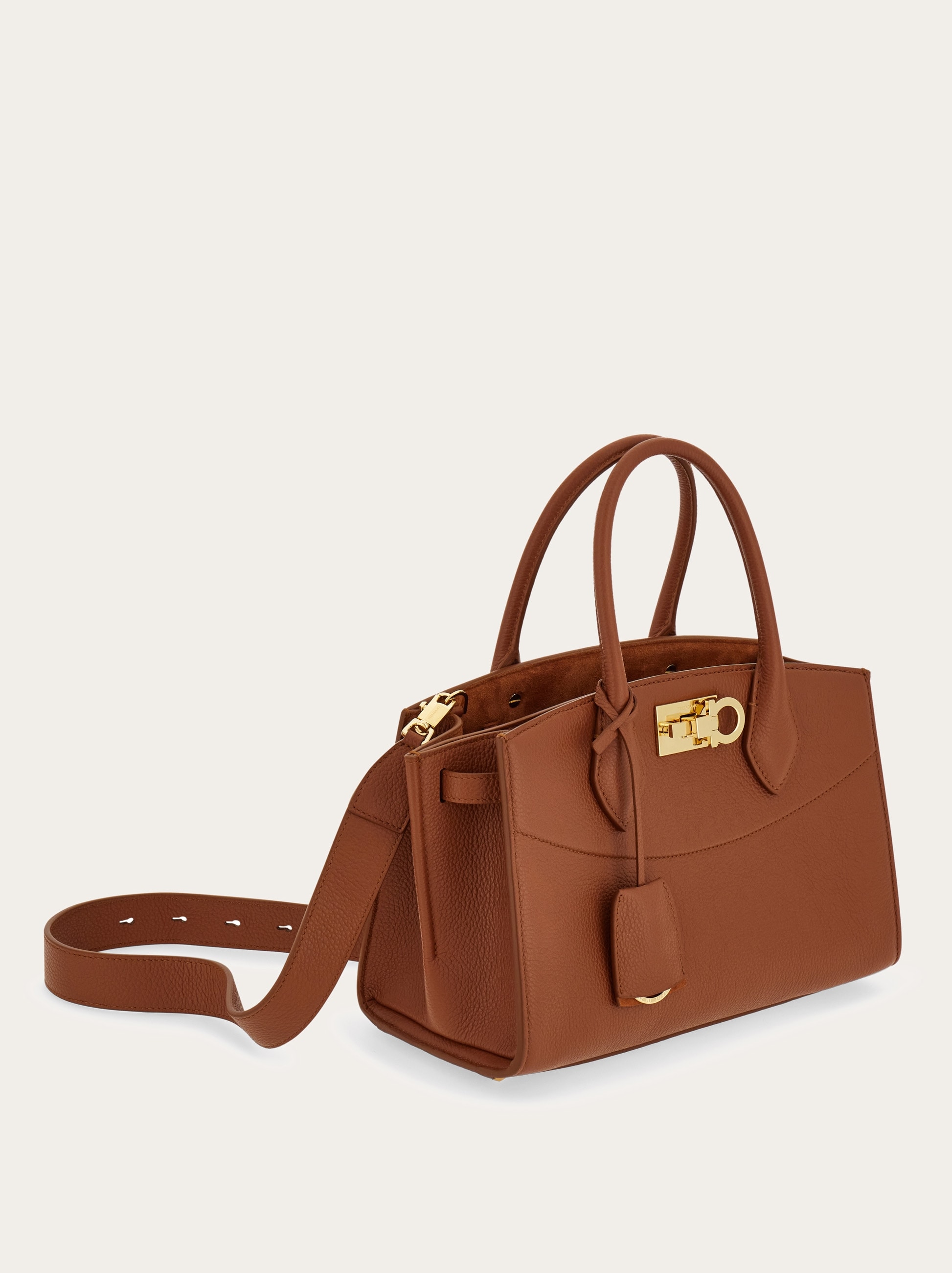 New Ferragamo Studio Soft bag (M) - ウィメンズ | Ferragamo