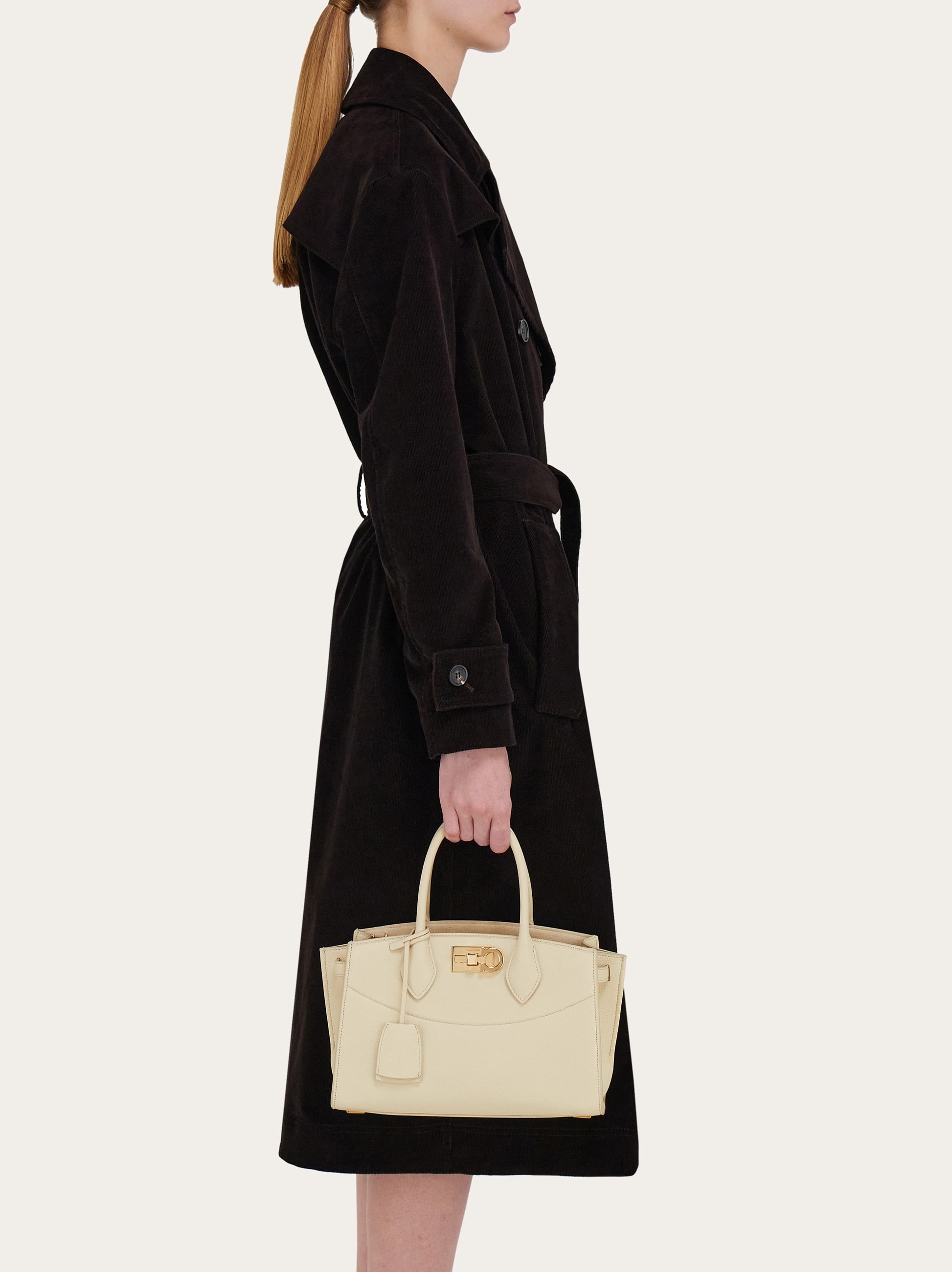 【FERRAGAMO】New Ferragamo Studio Soft bag L Ferragamo Studio soft bag (L) - Women | Ferragamo