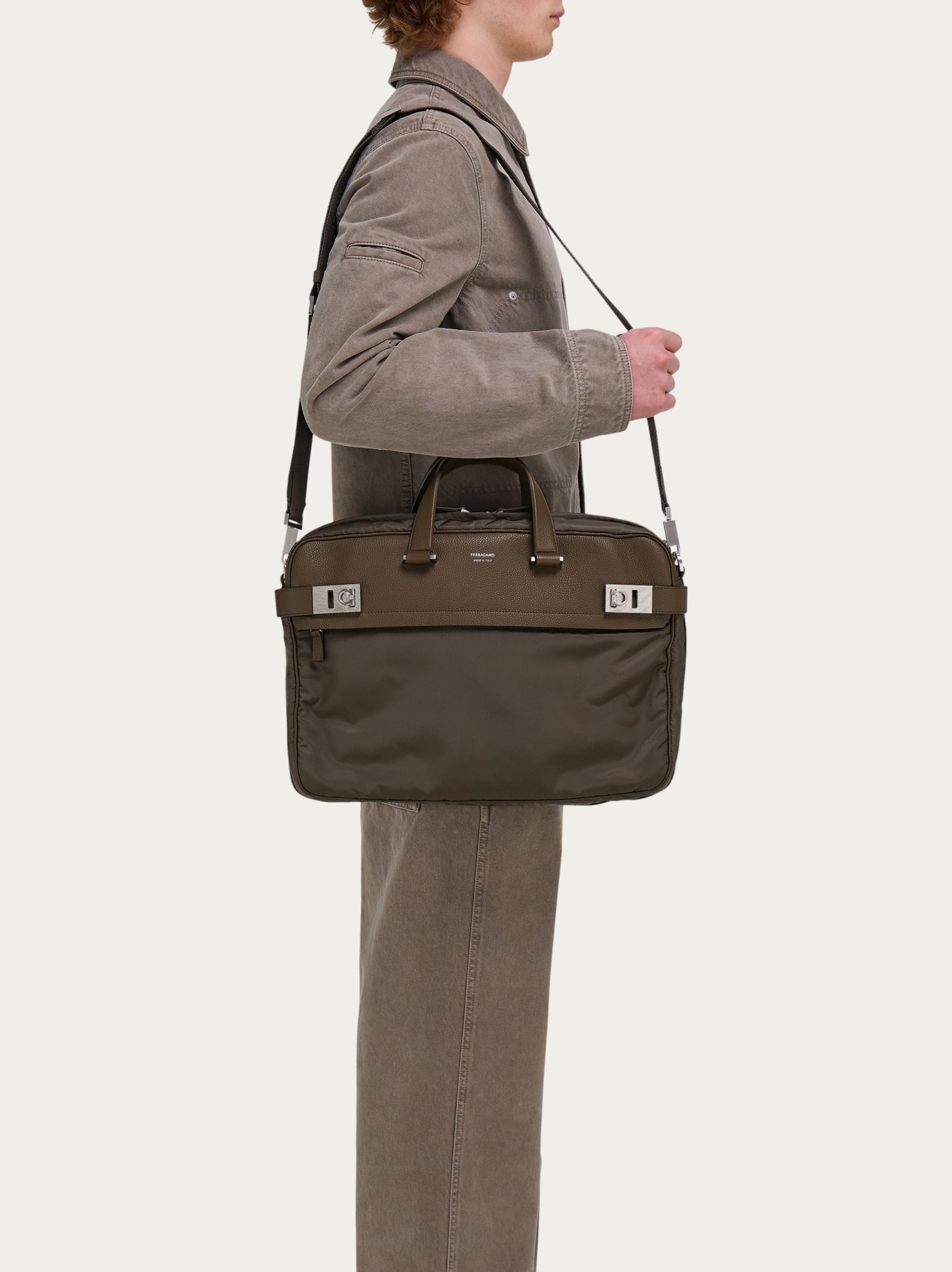 サルバトーレフェラガモ　ブリーフケース FERRAGAMO フェラガモ Salvatore Ferragamo サルヴァトーレフェラガモ