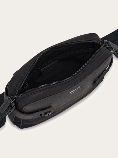 【FERRAGAMO】超特価セール★TWINS メッセンジャーバッグ FERRAGAMO Twins Logo Leather Messenger Bag Salvatore Ferragamo