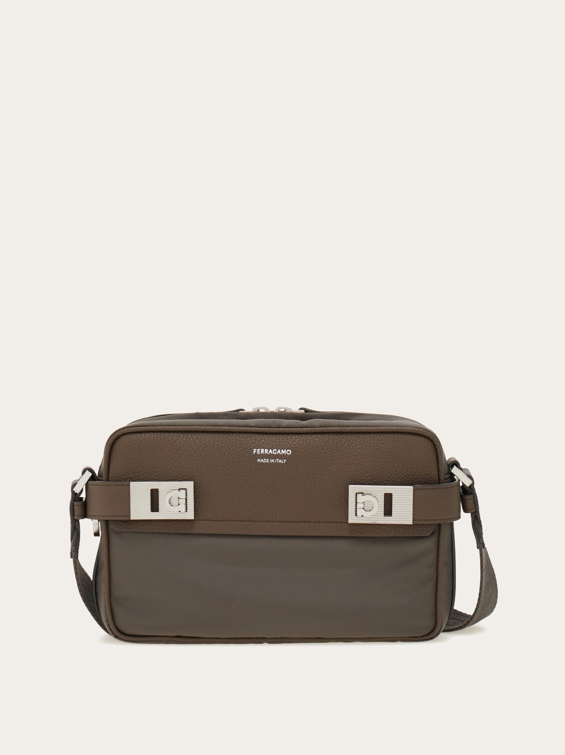 Ferragamo レザー メッセンジャーバッグ メッセンジャーバッグ - メンズ | Ferragamo